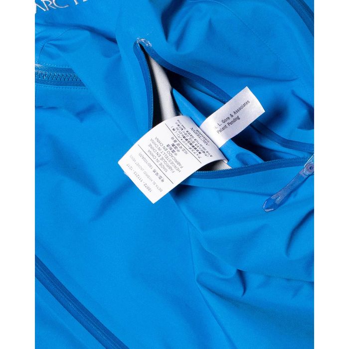 Arc'Teryx Arcteryx Blue Goretex Shell zip up jacket with pit zippers