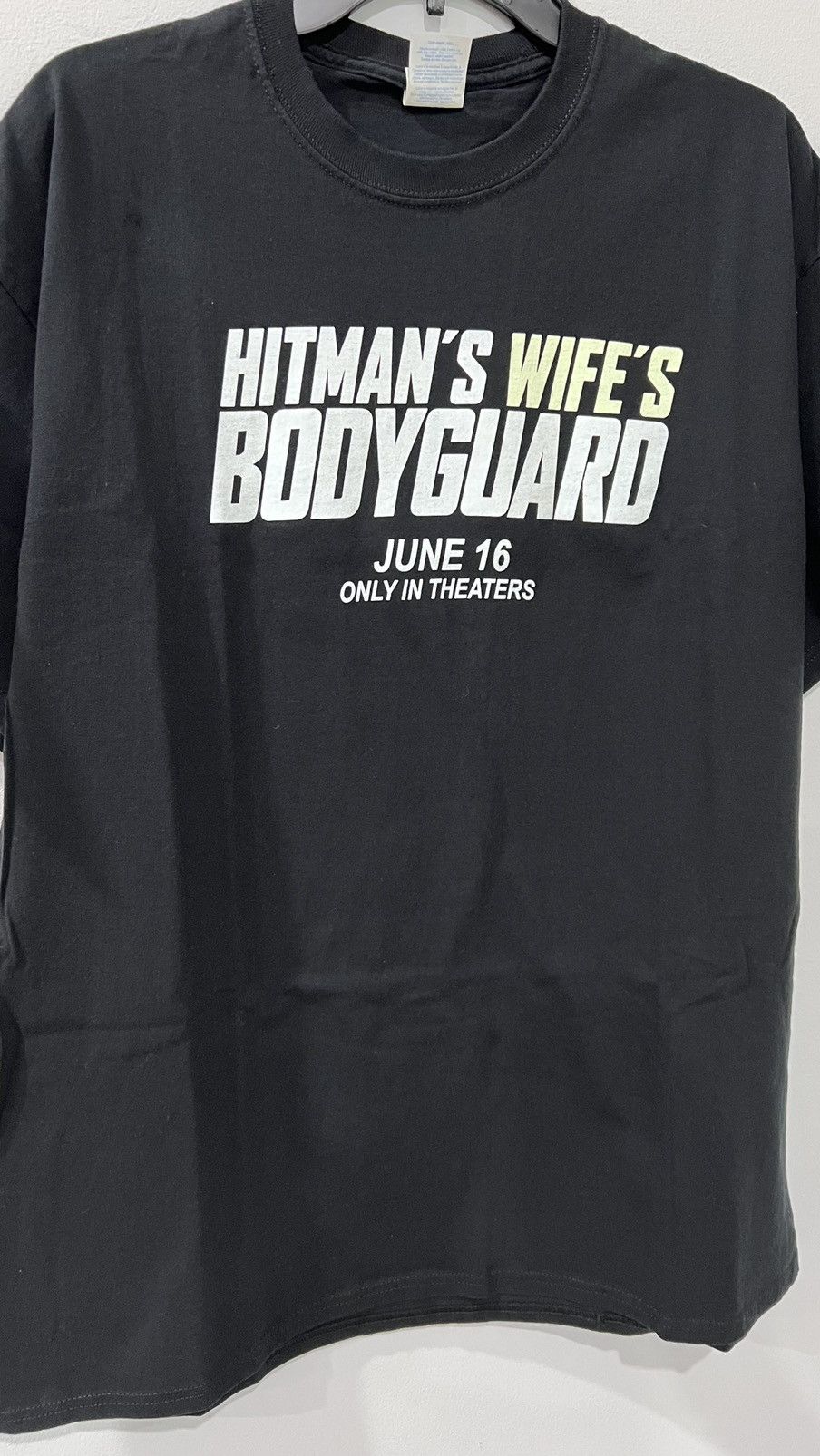 Vintage Hitman's Wife's Bodyguard Movie Tee Size XL Size US XL / EU 56 / 4 - 1 Thumbnail