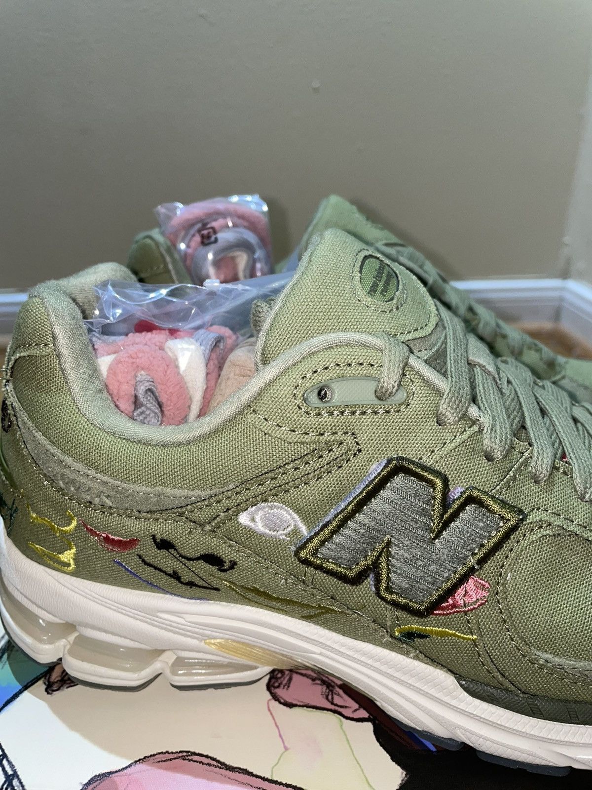 New Balance New Balance X Bryant Giles 2002r Size US 9.5 / EU 42-43 - 4 Thumbnail