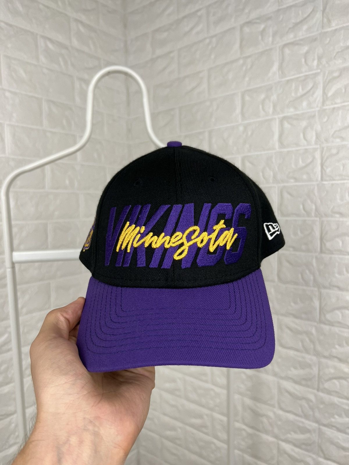 Pre-owned New Era X Nfl Minnesota Vikings Cap Y2k In Black