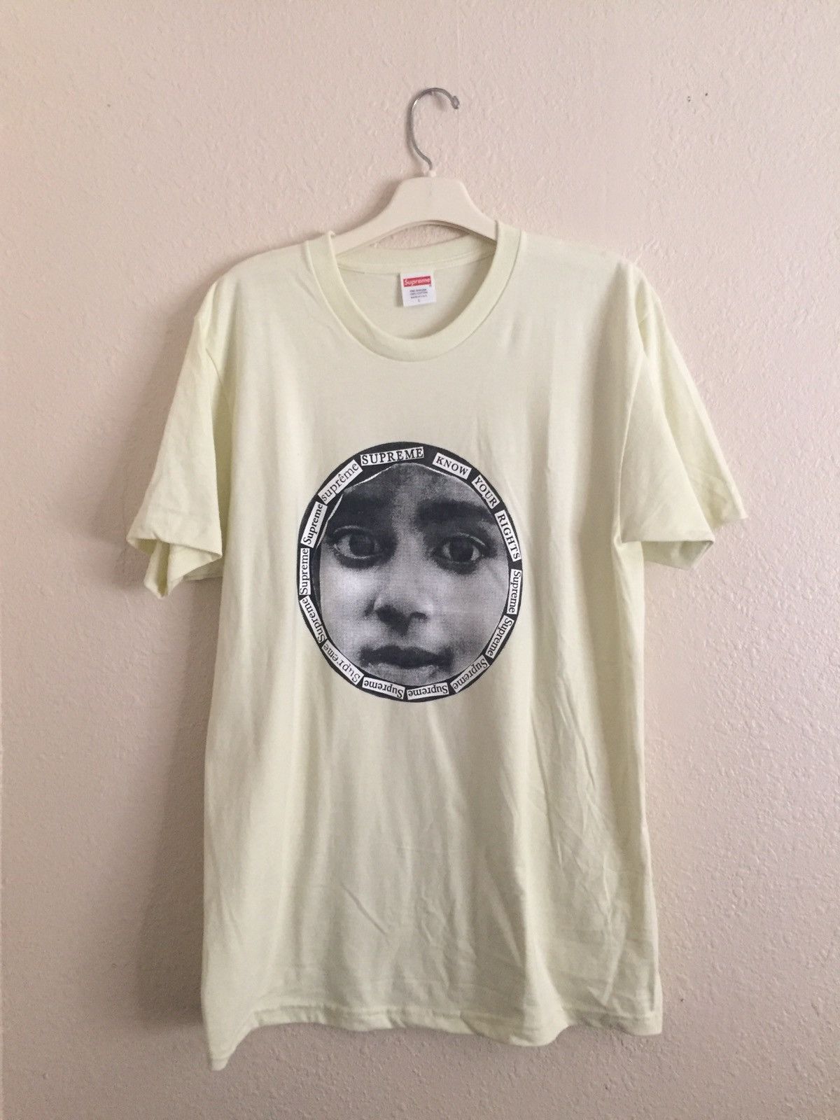 Supreme SS17 Know Your Rights Tee 白 Size LARGE Supreme Know Your Rights Tee (SS17) - $44