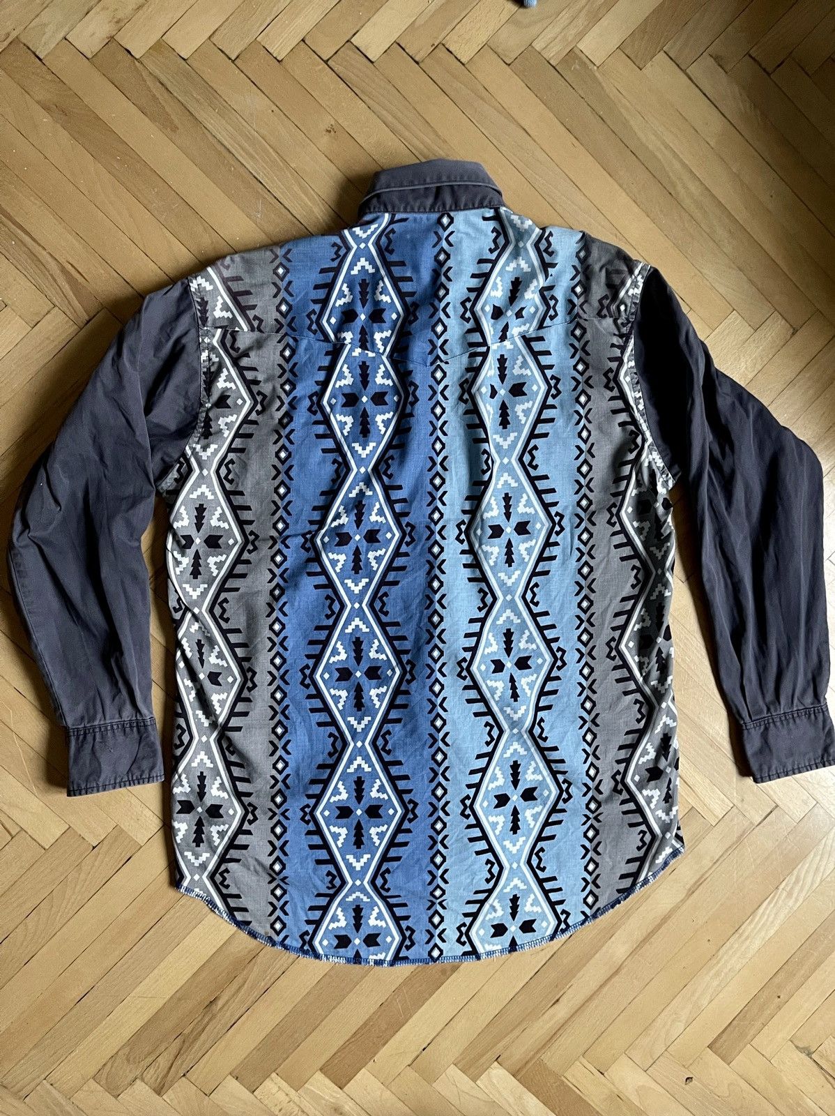 Navojo Aztec Print Men's Golf Shirts