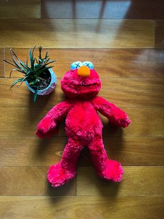 Kaws Elmo Plush – Strictly Sokudo