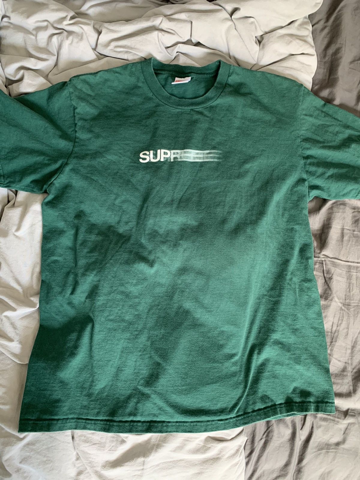 スケートボード Supreme Motion Logo Tee dark green Supreme Motion Logo Tee (SS23) - $40