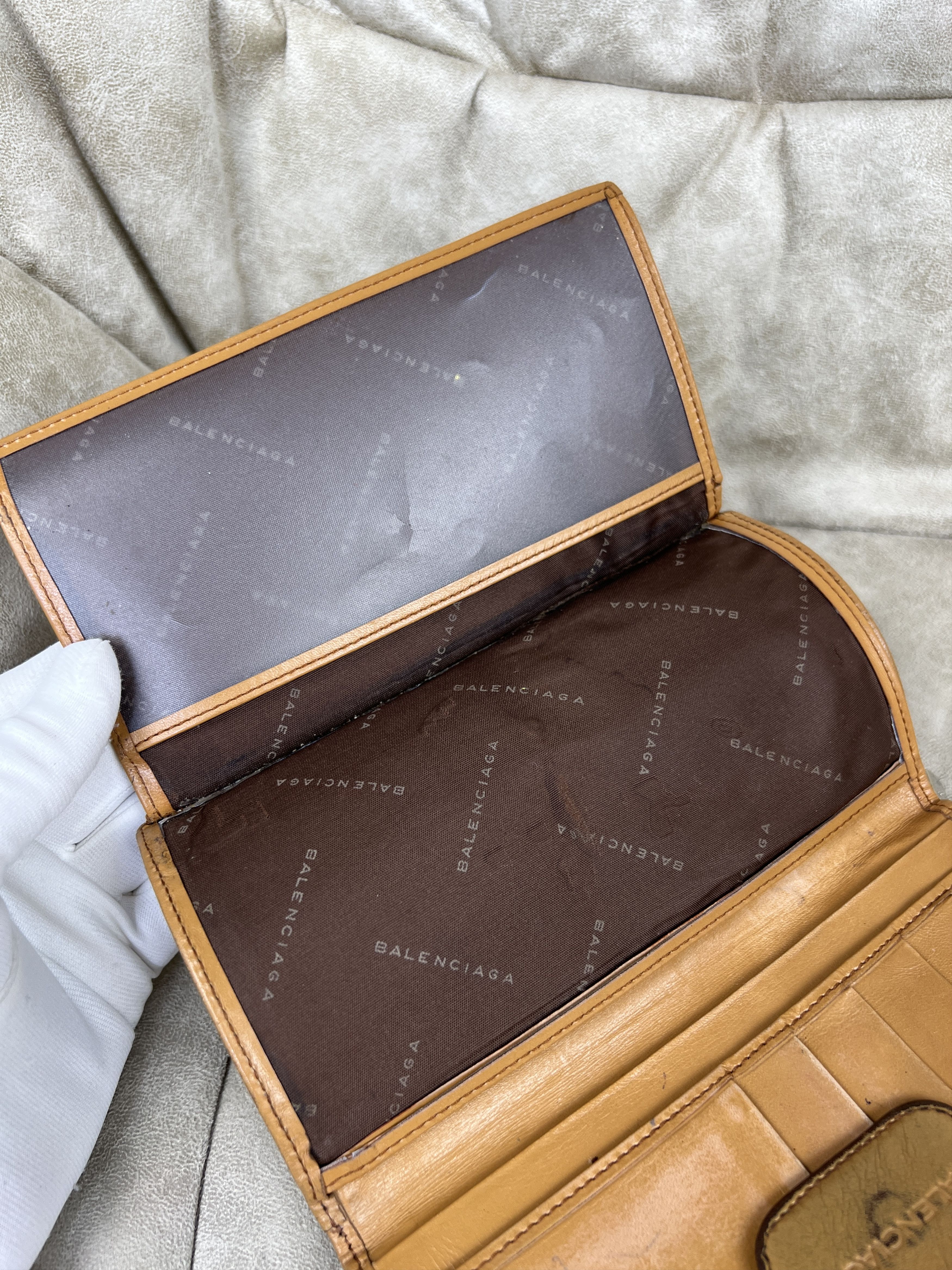 Balenciaga Vintage Balenciaga Monogram Leather Wallet Size ONE SIZE - 9 Thumbnail