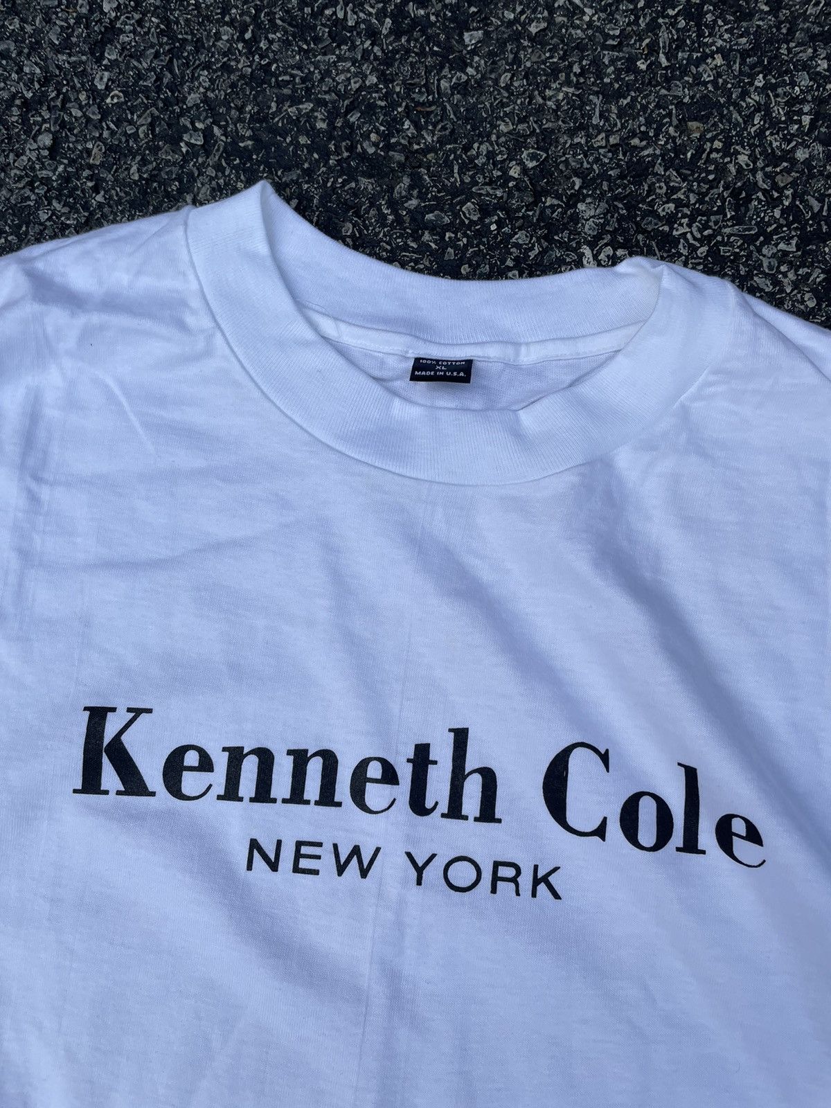 Vintage Vintage Kenneth Cole New York t shirt Size US XL / EU 56 / 4 - 3 Thumbnail