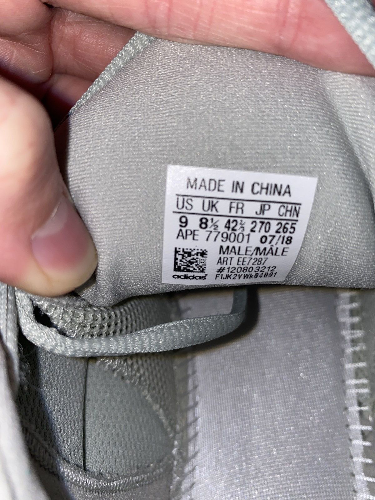 Adidas Yeezy 500 Salt 2018 Size US 9 / EU 42 - 5 Thumbnail