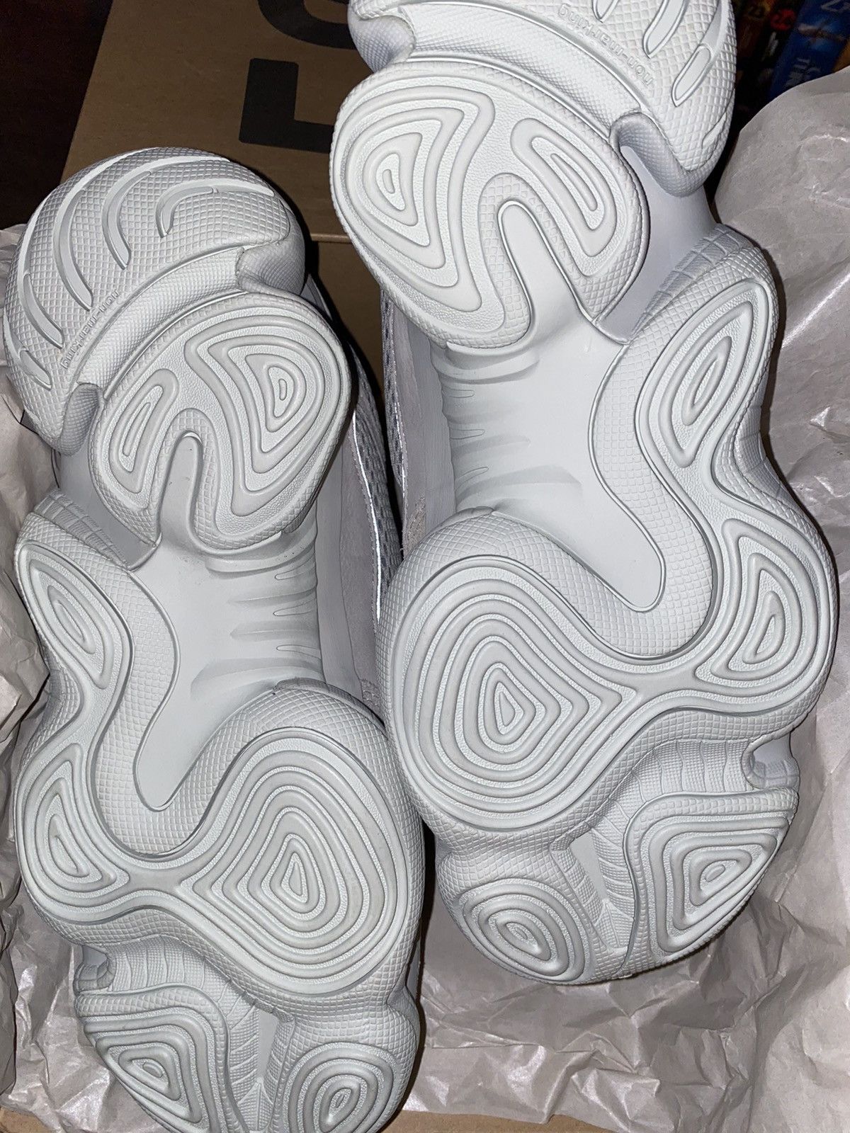 Adidas Yeezy 500 Salt 2018 Size US 9 / EU 42 - 4 Thumbnail