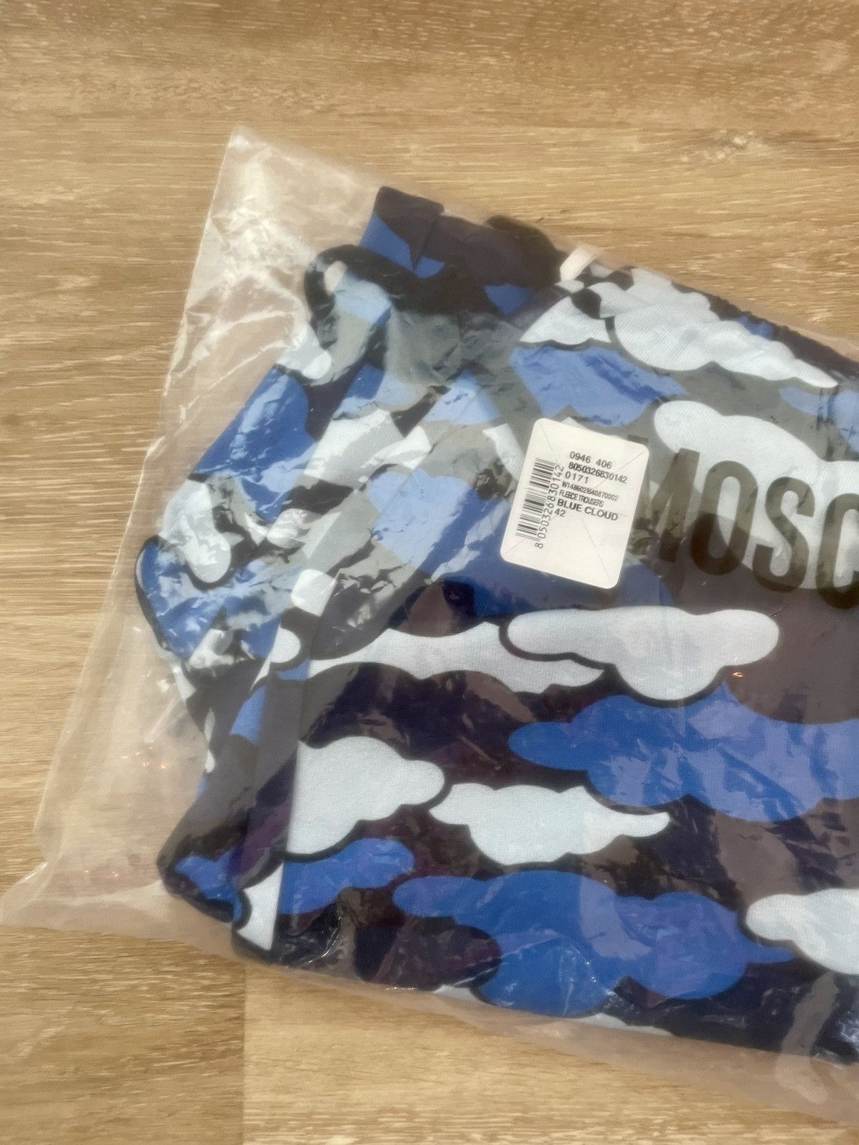Moschino Love Moschino Blue Cloud Camo Repeat Mid-Waisted Joggers Size 28" / US 6 / IT 42 - 15 Thumbnail