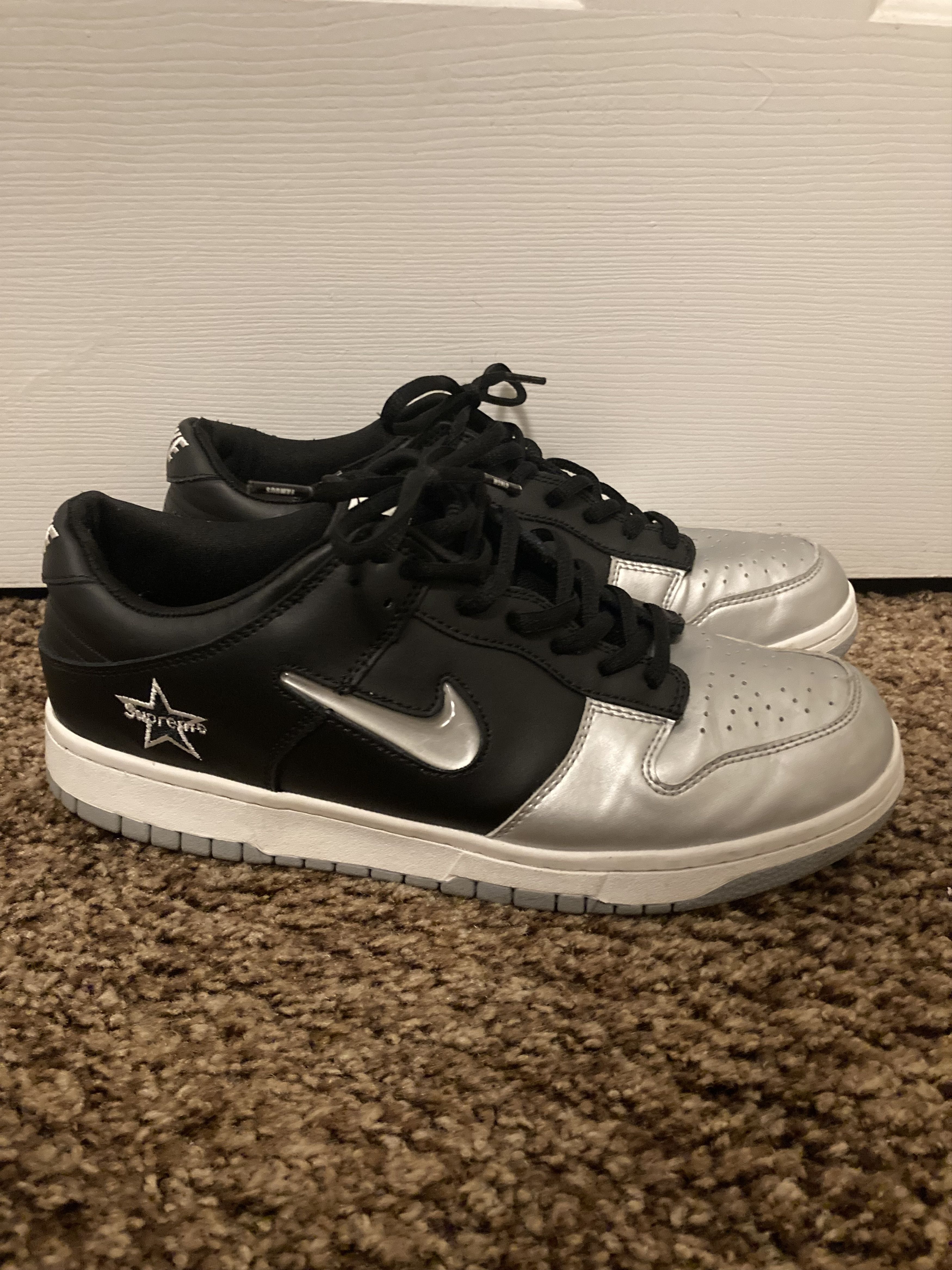 nike sb dunk low supreme jewel swoosh silver