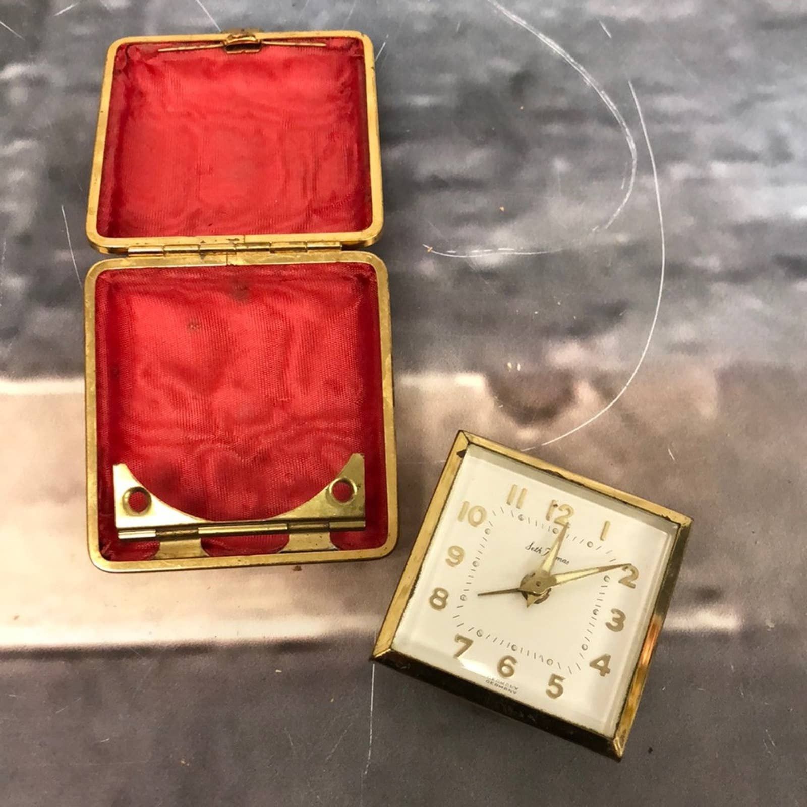 Vintage Vintage Seth Thomas Wind Up Leather Case Travel Alarm Clock ...