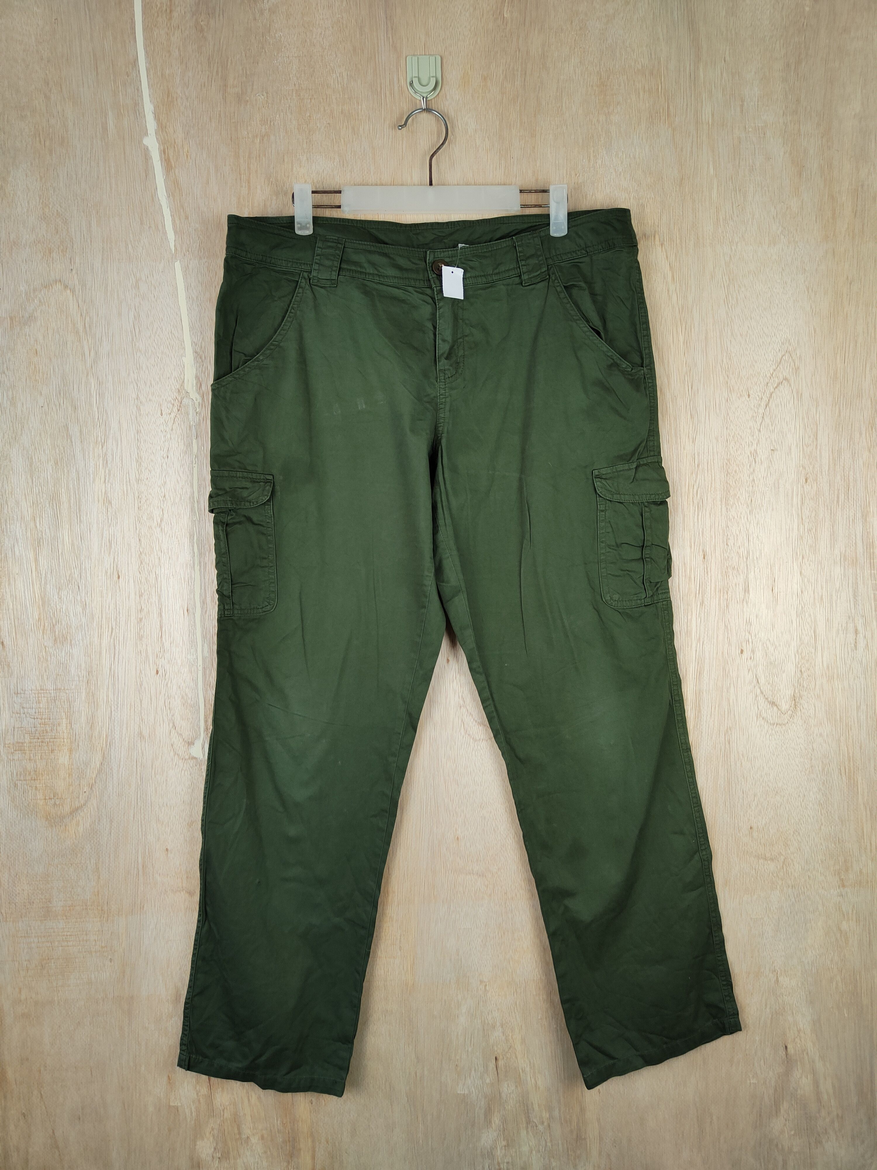 image of Vintage Japan Streetwear Multipocket Tactical Green Cargo Pant 4397, Men's (Size 31)