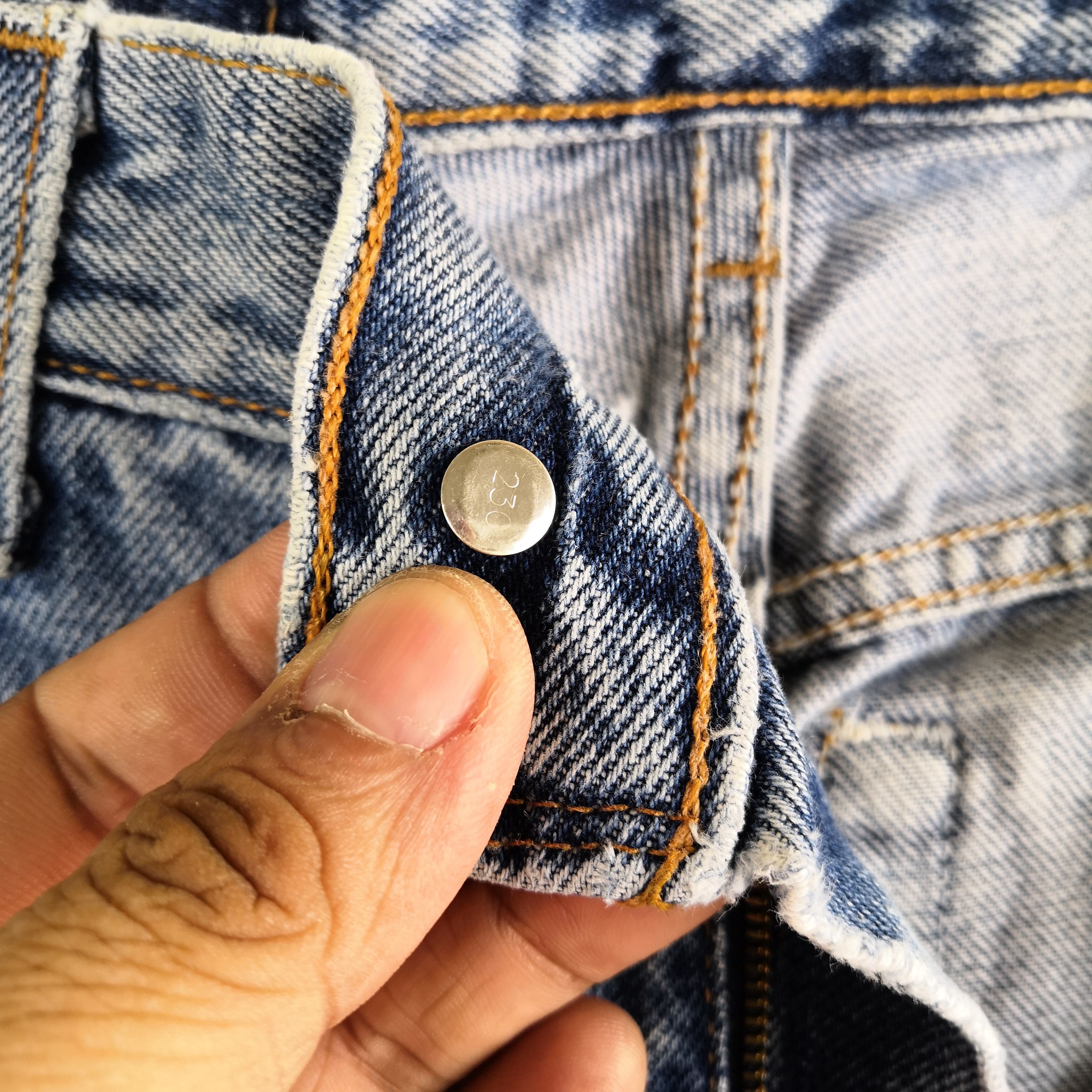 Levi's Vintage Levis Released Hem Jeans Levi's Light Wash Denim Size 26" / US 2 / IT 38 - 10 Thumbnail