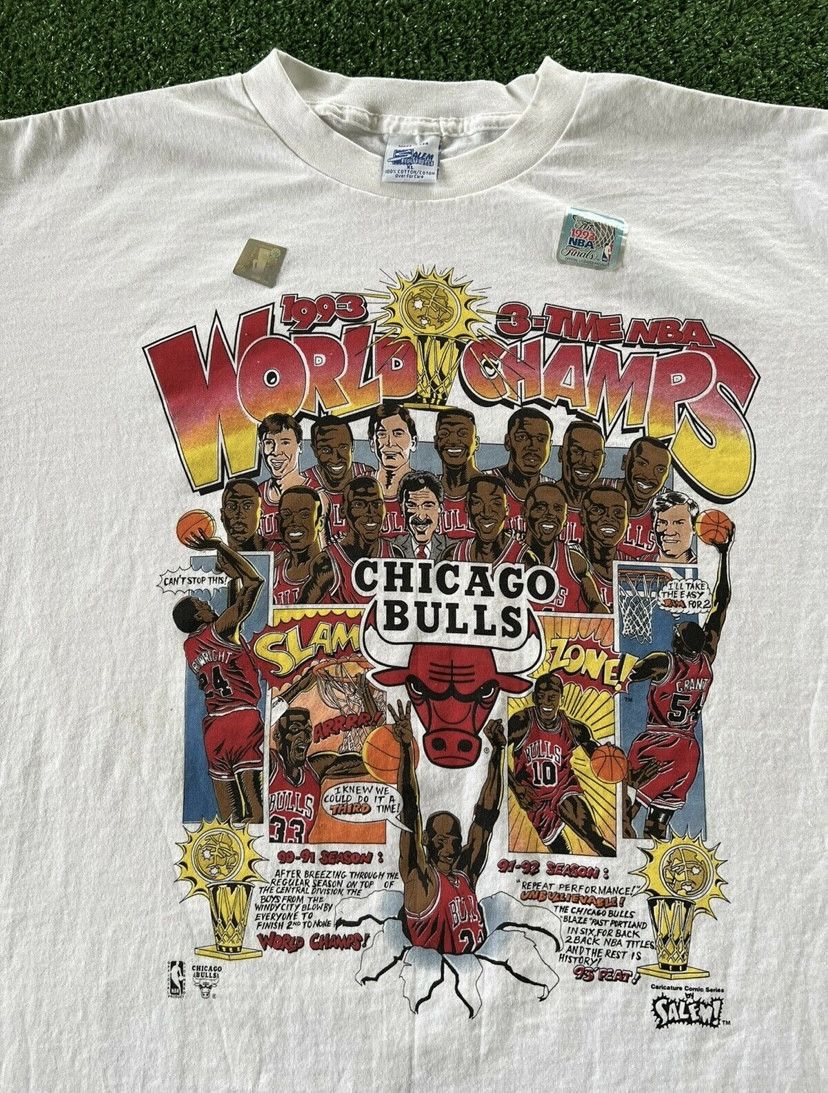 90'S SALEM SPORTSWEAR NBA CHICAGO BULLS Chicago Bulls sports print T-shirt made in USA, men's size L, vintage cotton black type Vintage Second Hand