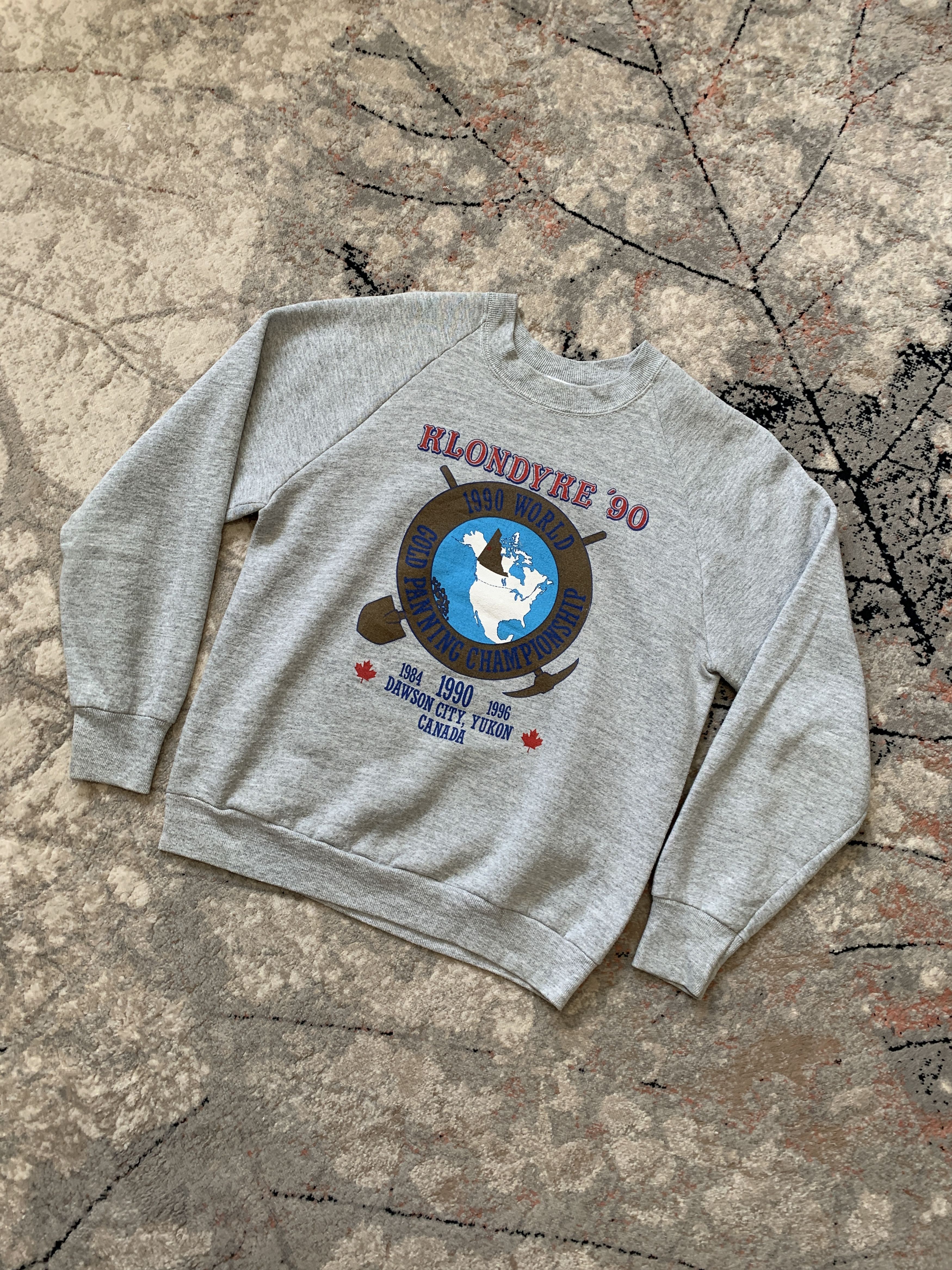 Fruit Of The Loom Klondyke 1990 Dawsom City Yukon Canada Vintage Sweatshirt Size M / US 6-8 / IT 42-44 - 1 Thumbnail
