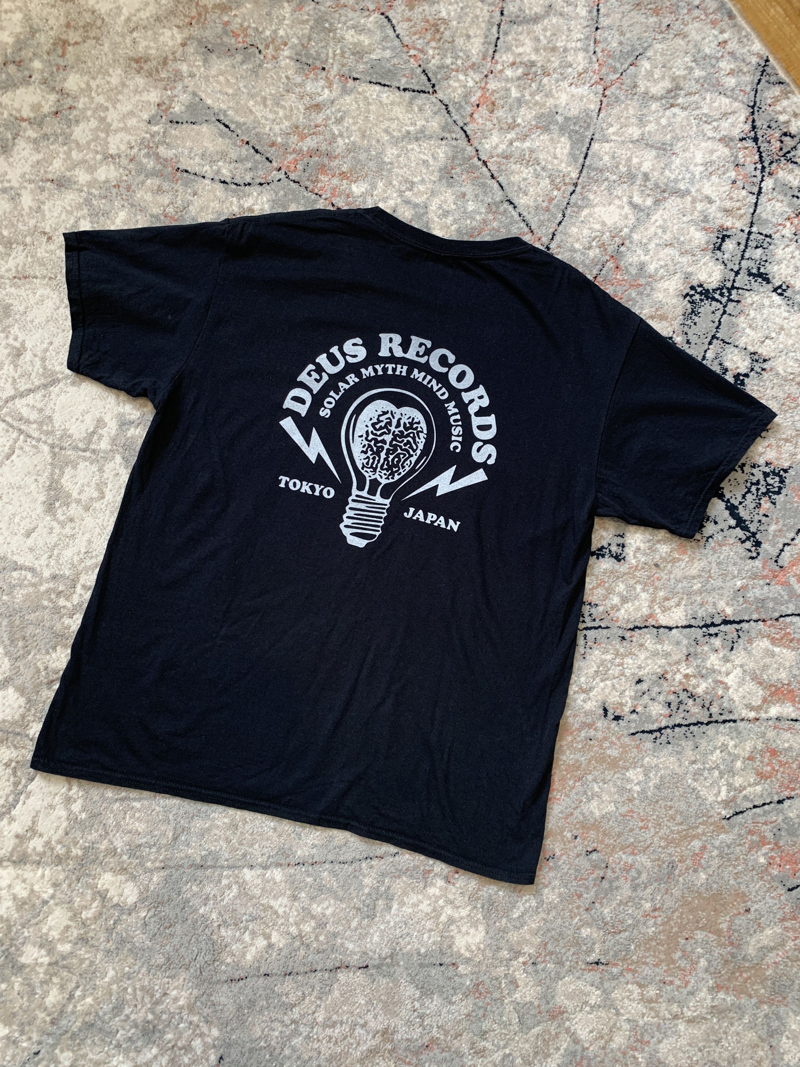 Japanese Brand Deus Records Solar Myth Mind Music Tokyo Japan T-Shirt Size US XL / EU 56 / 4 - 1 Thumbnail