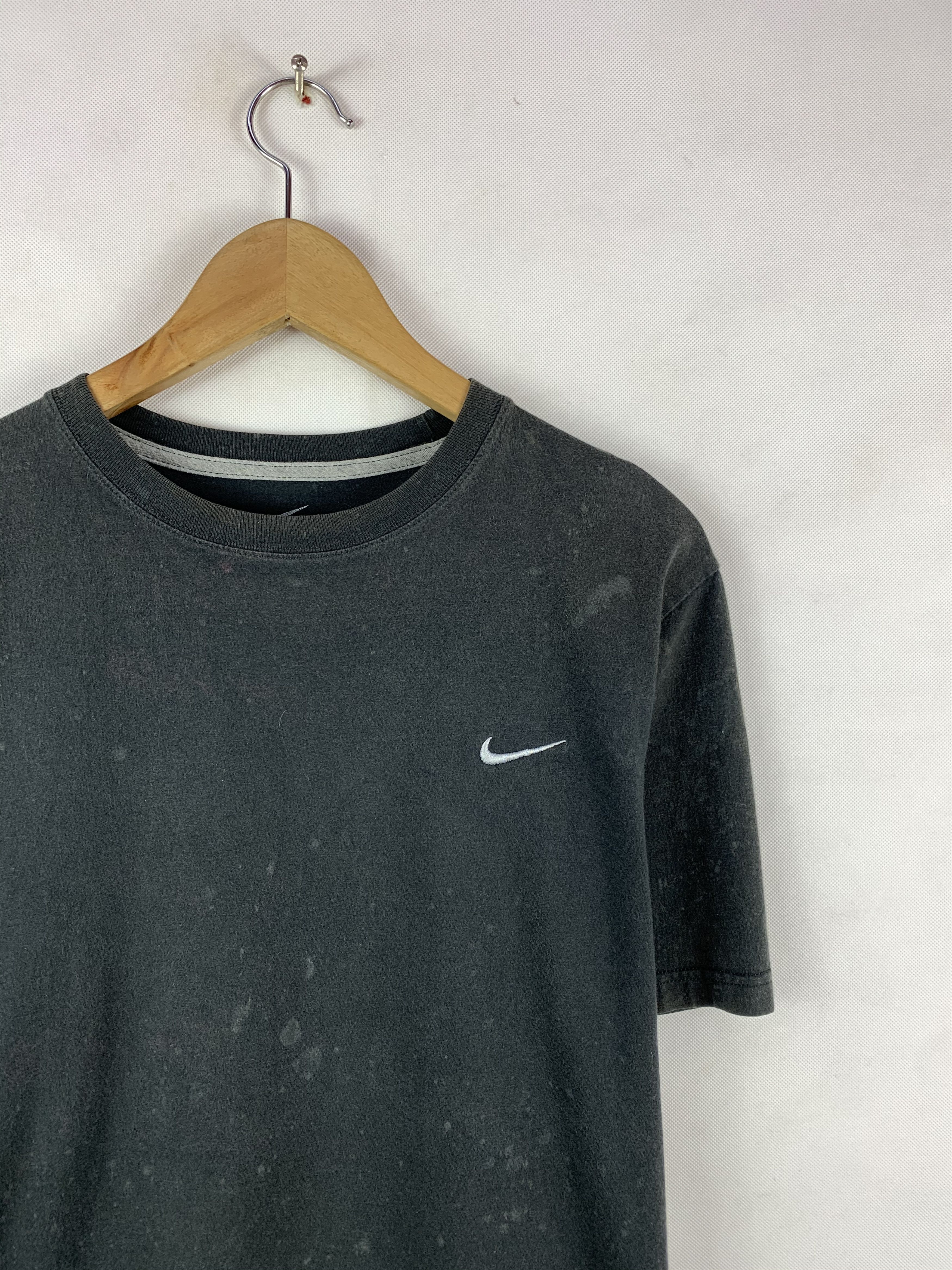 Nike ✔️Nike Mini Swoosh Embroided Logo Tee Size US L / EU 52-54 / 3 - 2 Thumbnail