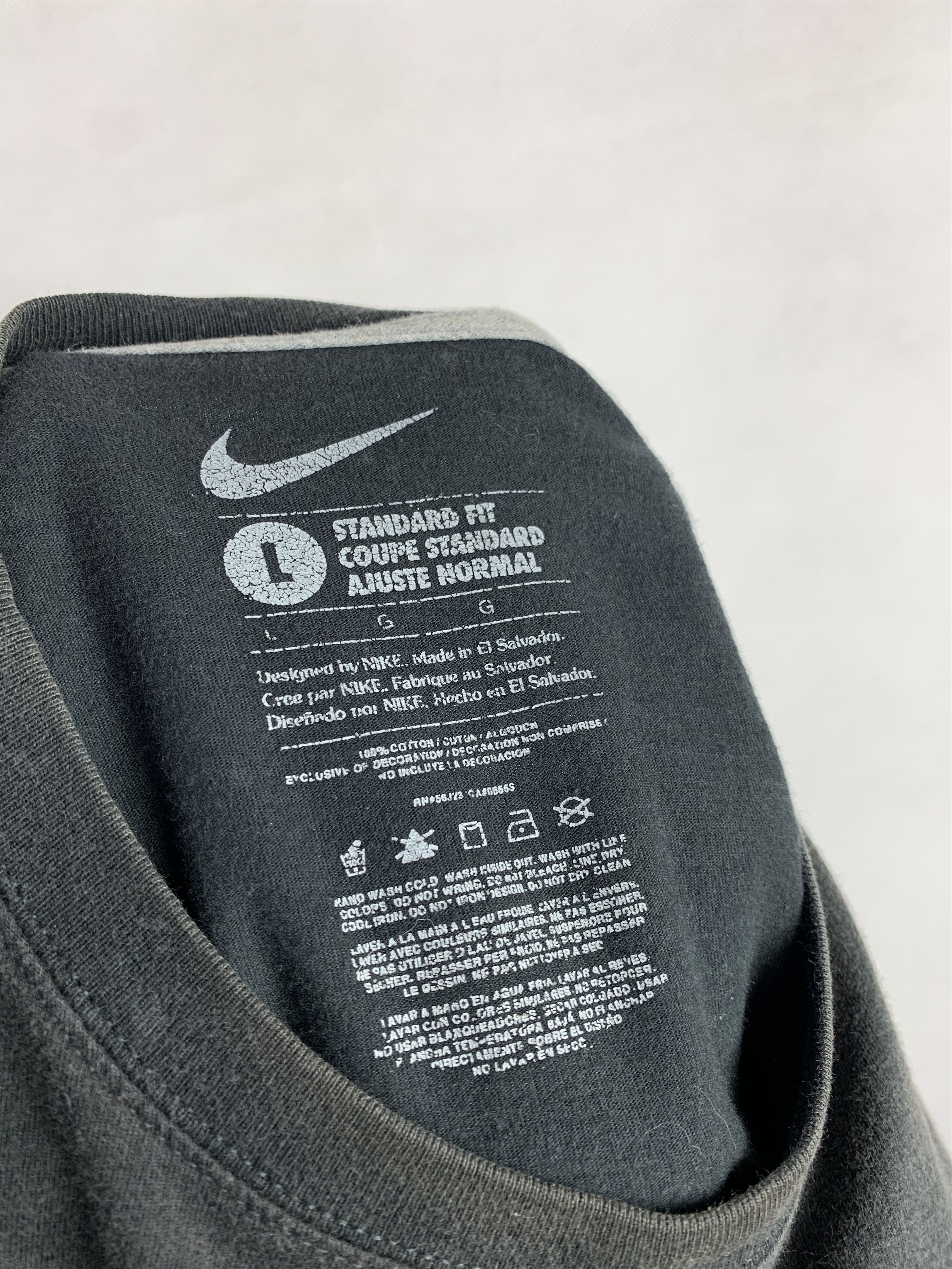 Nike ✔️Nike Mini Swoosh Embroided Logo Tee Size US L / EU 52-54 / 3 - 9 Thumbnail