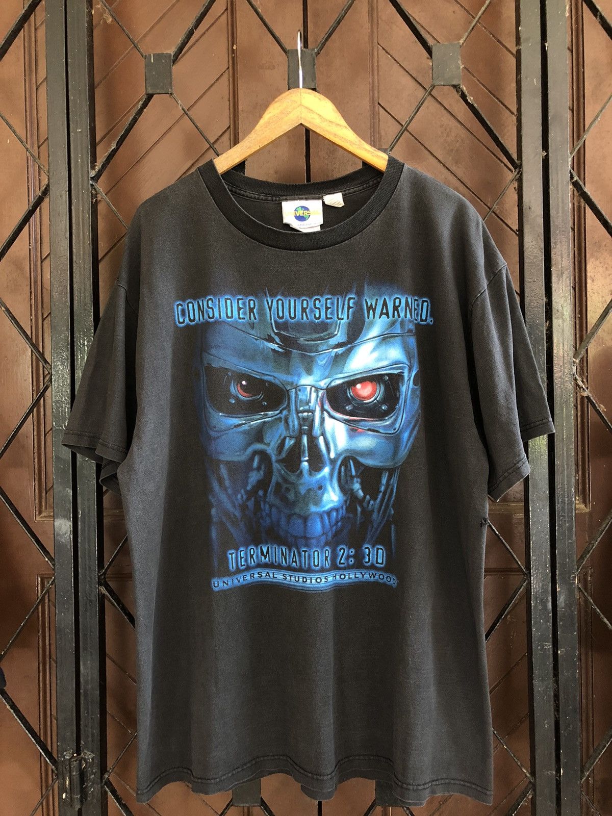 Other Vintage Distressed Universal Studios TERMINATOR 2 3D t shirt Size US L / EU 52-54 / 3 - 1 Thumbnail