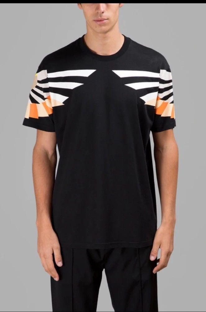 Givenchy Wings Print T-Shirt Size Small 7311 651