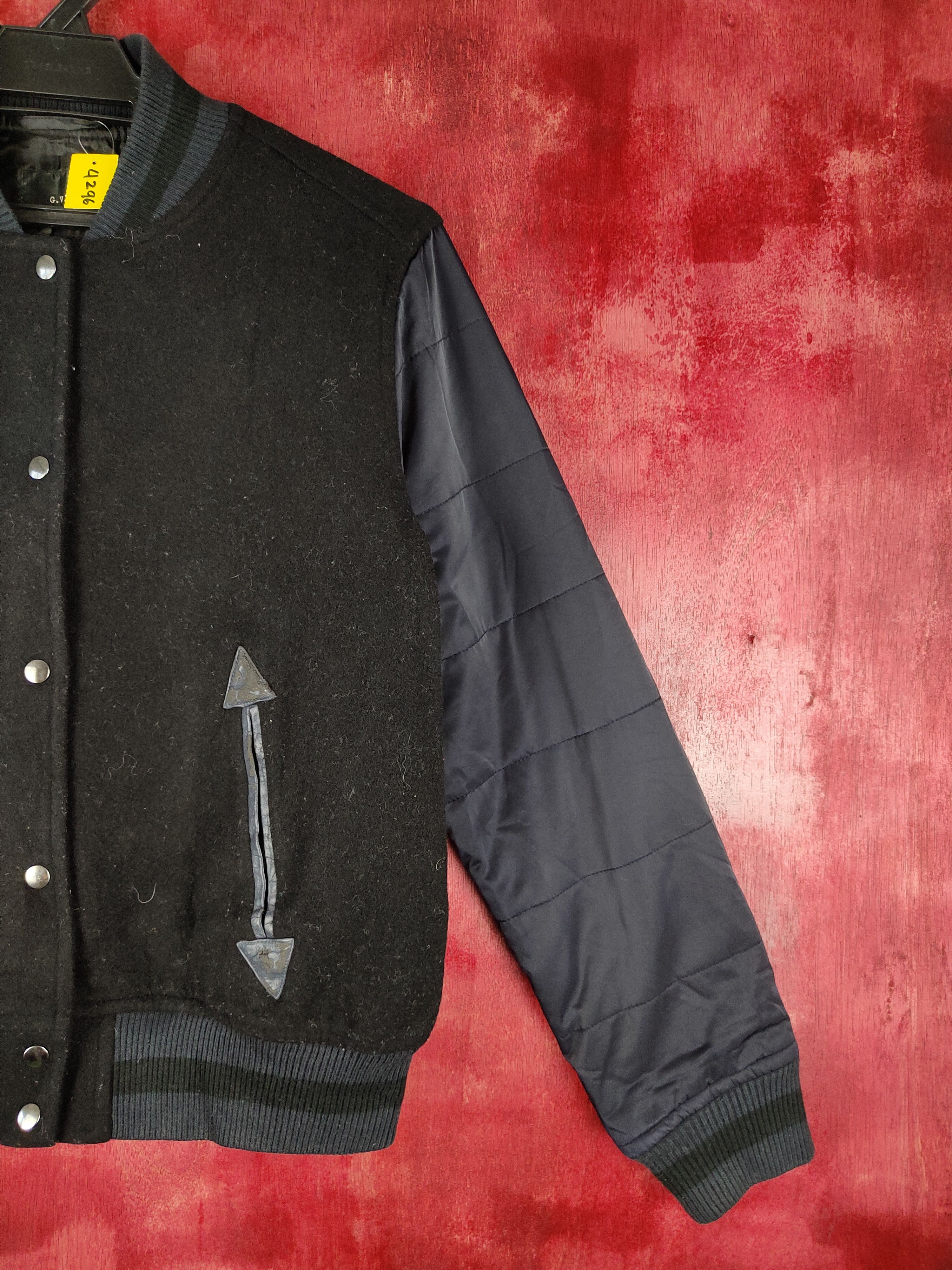 Japanese Brand G.V.G.V Uniqlo Black plain varsity jacket #4296 Size S / US 4 / IT 40 - 5 Thumbnail