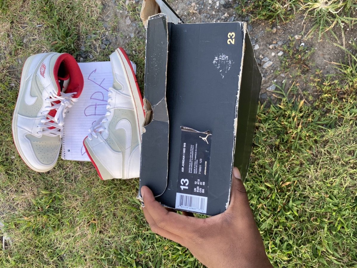 Air Jordan 1 mid hare