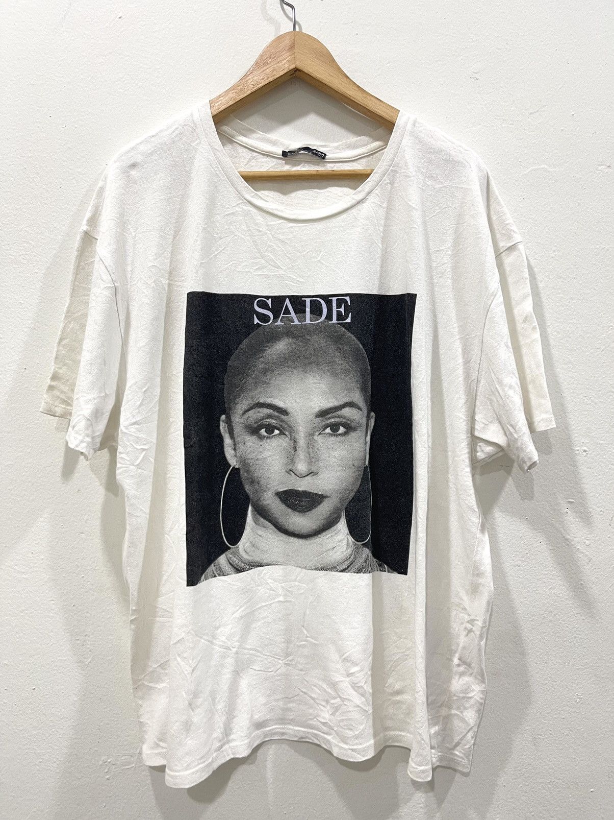 Sade sweatshirt online zara