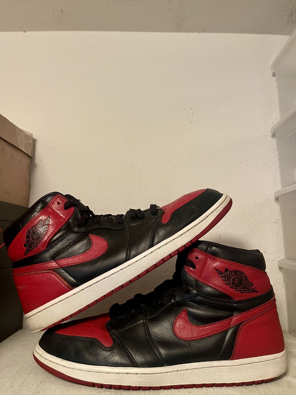 Jordan Brand 2016 Nike Air Jordan Retro 1 I High OG Bred Banned Size US 14 / EU 47 - 5 Thumbnail