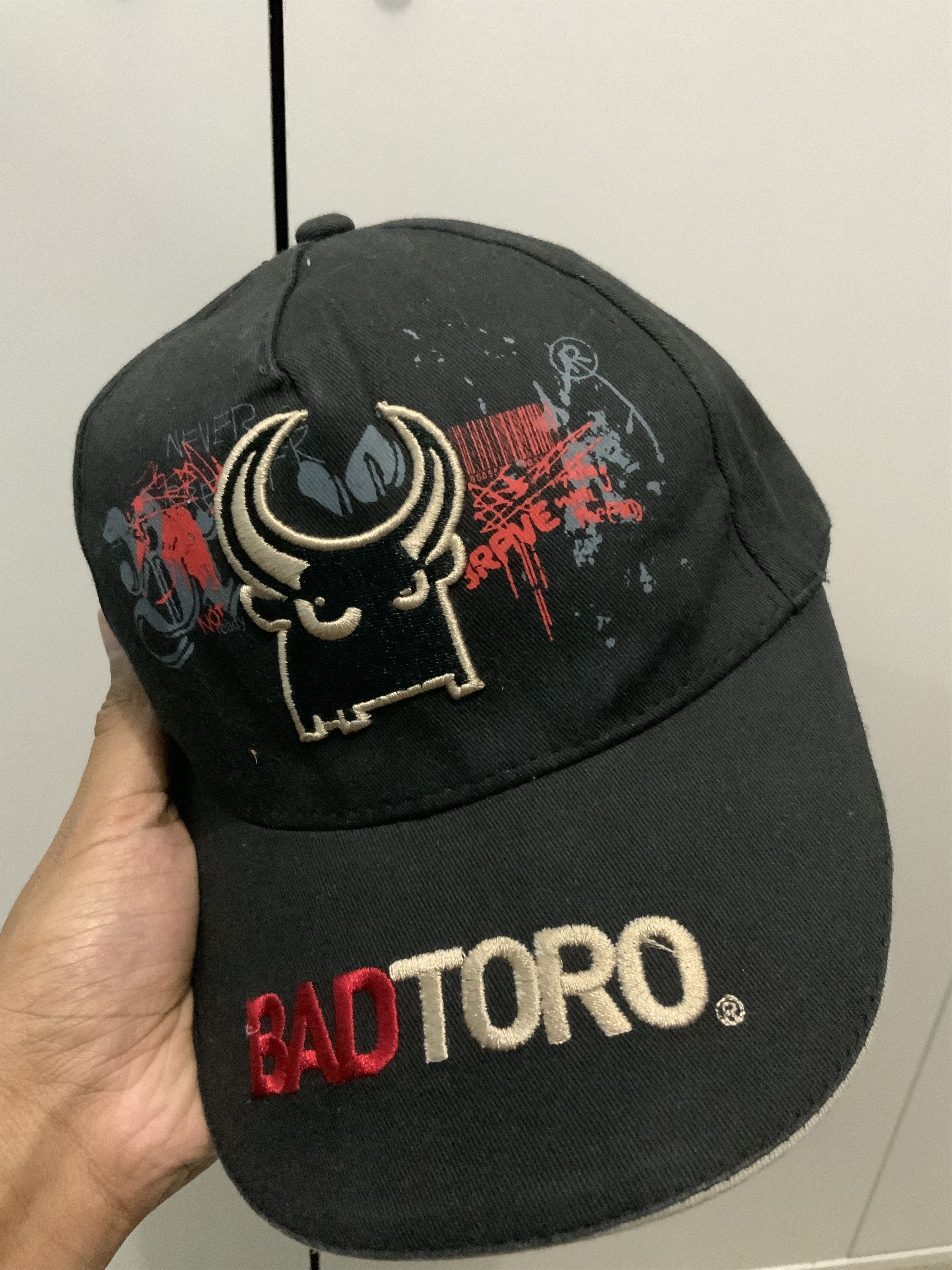 If Six Was Nine Jordi Nogues Bad Toro Cartoon Hat Size ONE SIZE - 18 Thumbnail
