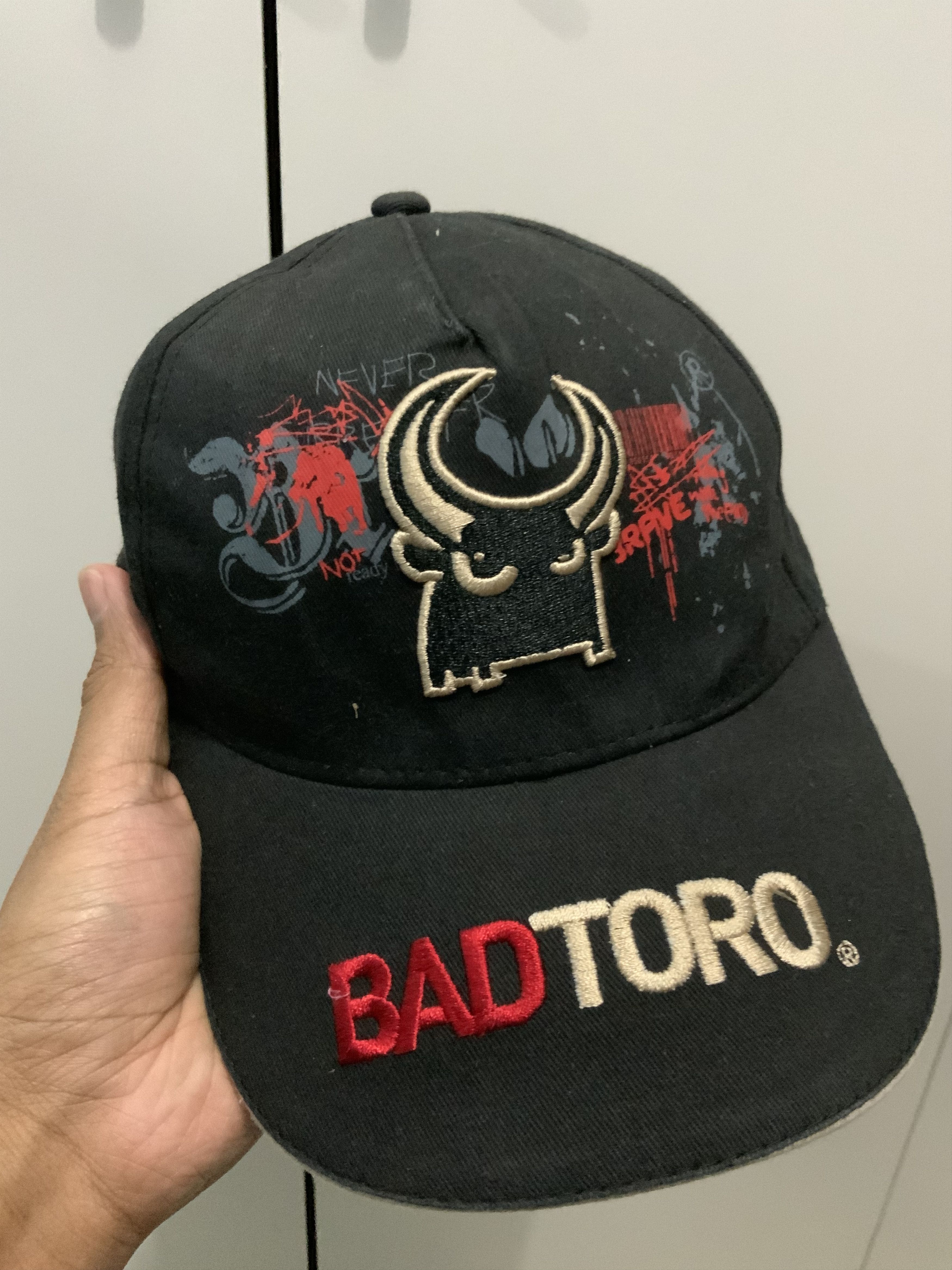 If Six Was Nine Jordi Nogues Bad Toro Cartoon Hat Size ONE SIZE - 17 Thumbnail