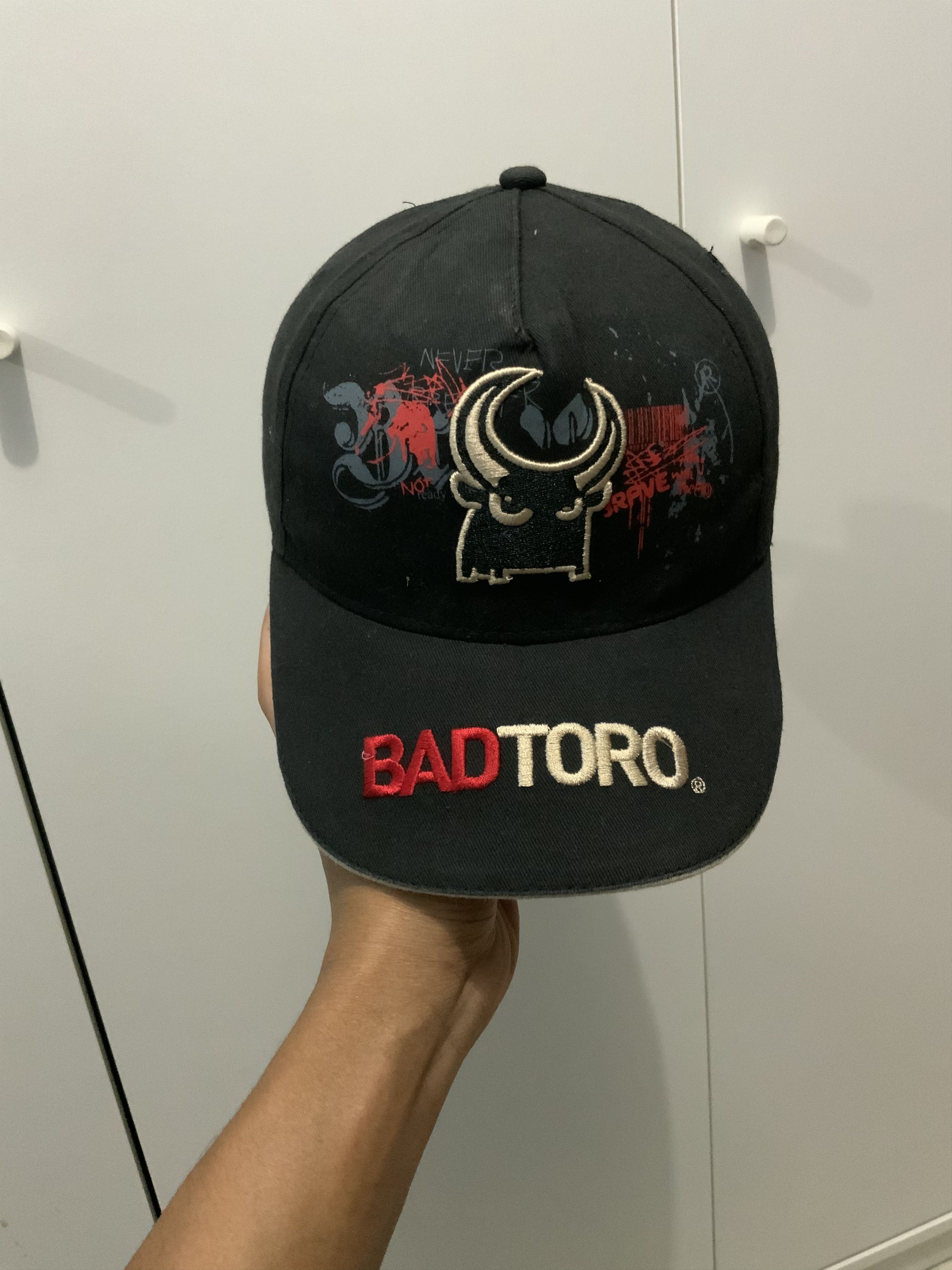 If Six Was Nine Jordi Nogues Bad Toro Cartoon Hat Size ONE SIZE - 7 Thumbnail