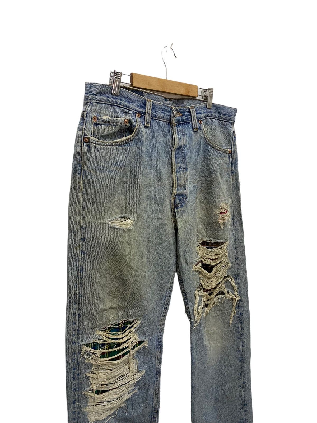 Levi's × Vintage Vintage Levi's 501 Distressed Jeans Size US 32 / EU 48 - 2 Thumbnail