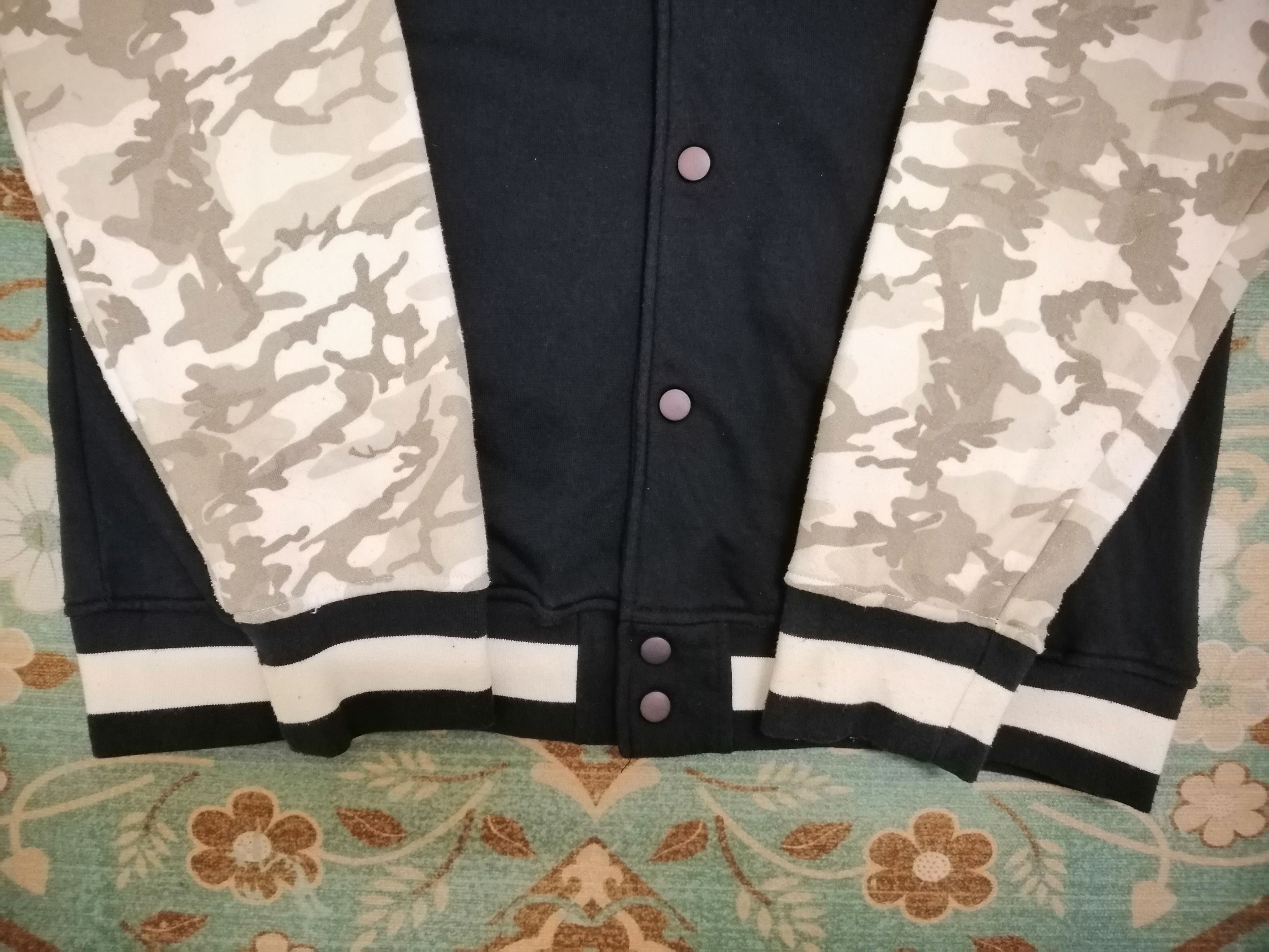 Japanese Brand GROOVER RARE CAMOUFLAGE VARSITY JACKET HOODIE Size US XL / EU 56 / 4 - 17 Thumbnail