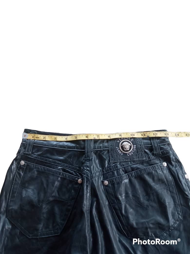 Versace Jeans Couture VINTAGE VERSACE FAUX LEATHER SHORTS PANT Size 26" / US 2 / IT 38 - 6 Thumbnail