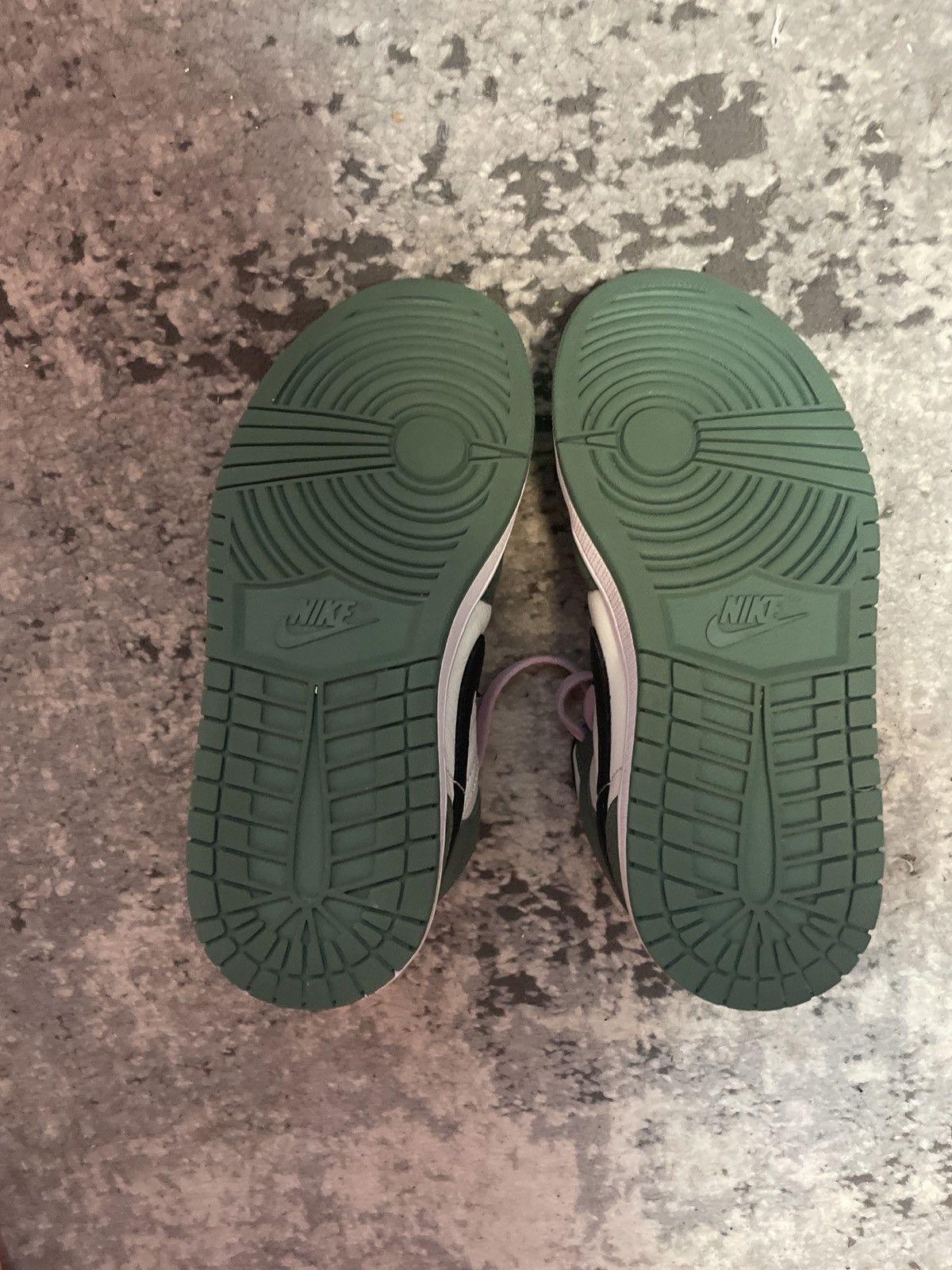 Jordan Brand × Vintage Jordan 1 Mid Dutch Green Size US 6.5 / IT 36.5 - 7 Thumbnail