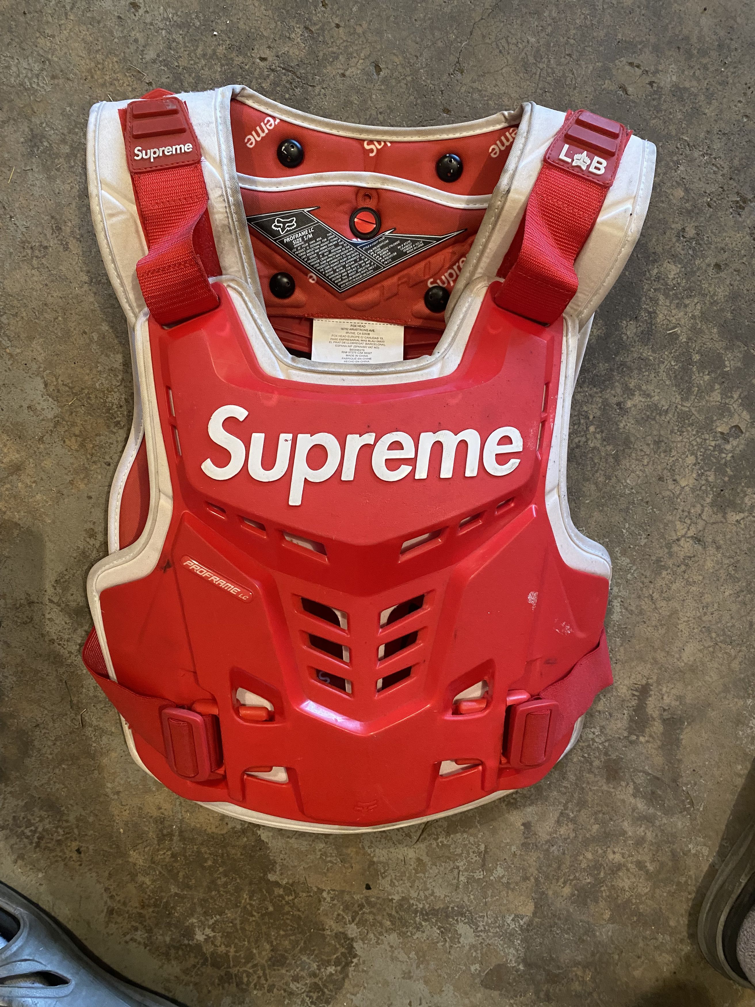 SUPREME Fox Racing Proframe Roost Deflector Vest Red