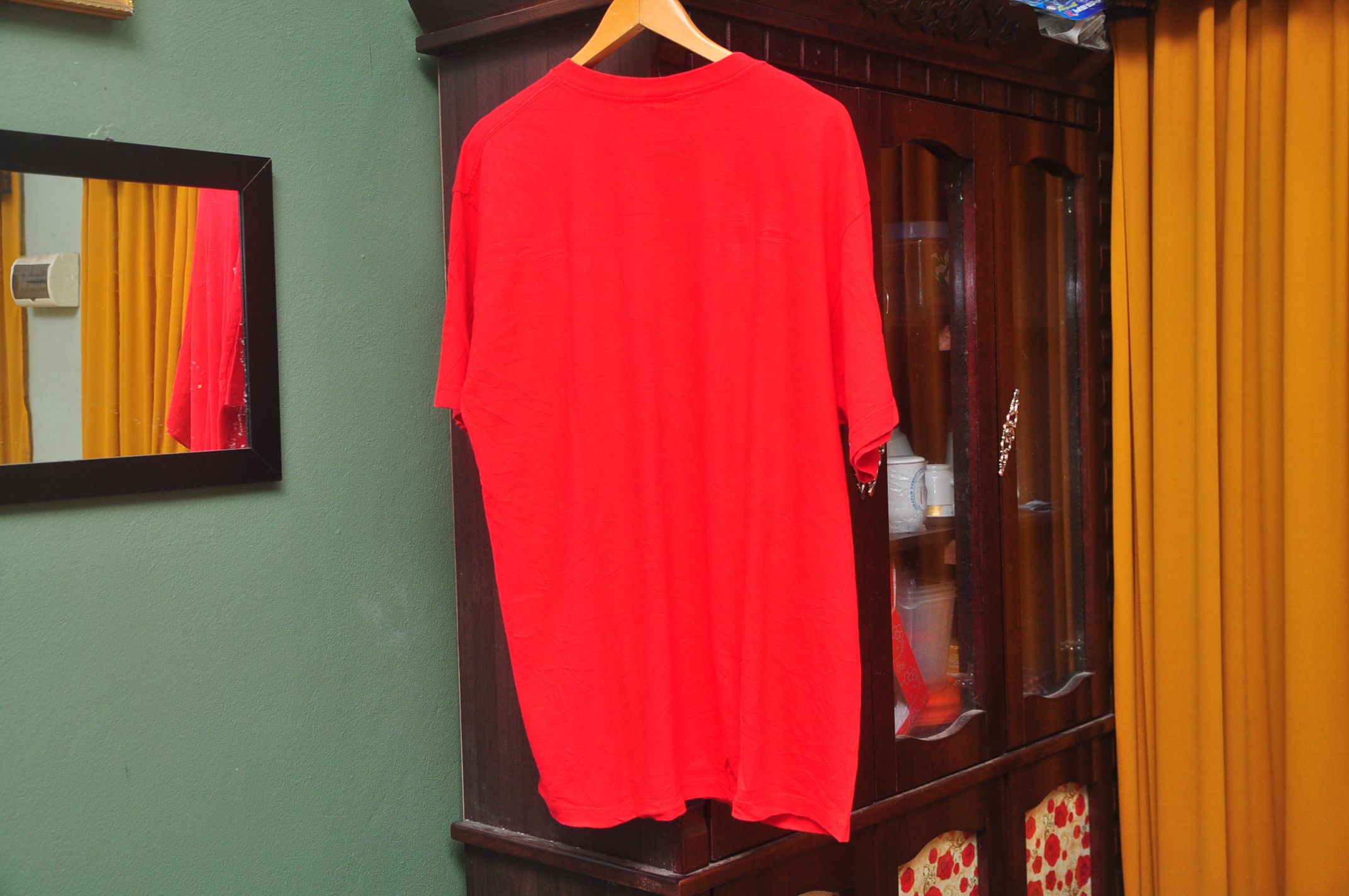 Guess USA Red Shirt /rap gift kappa fendi supreme