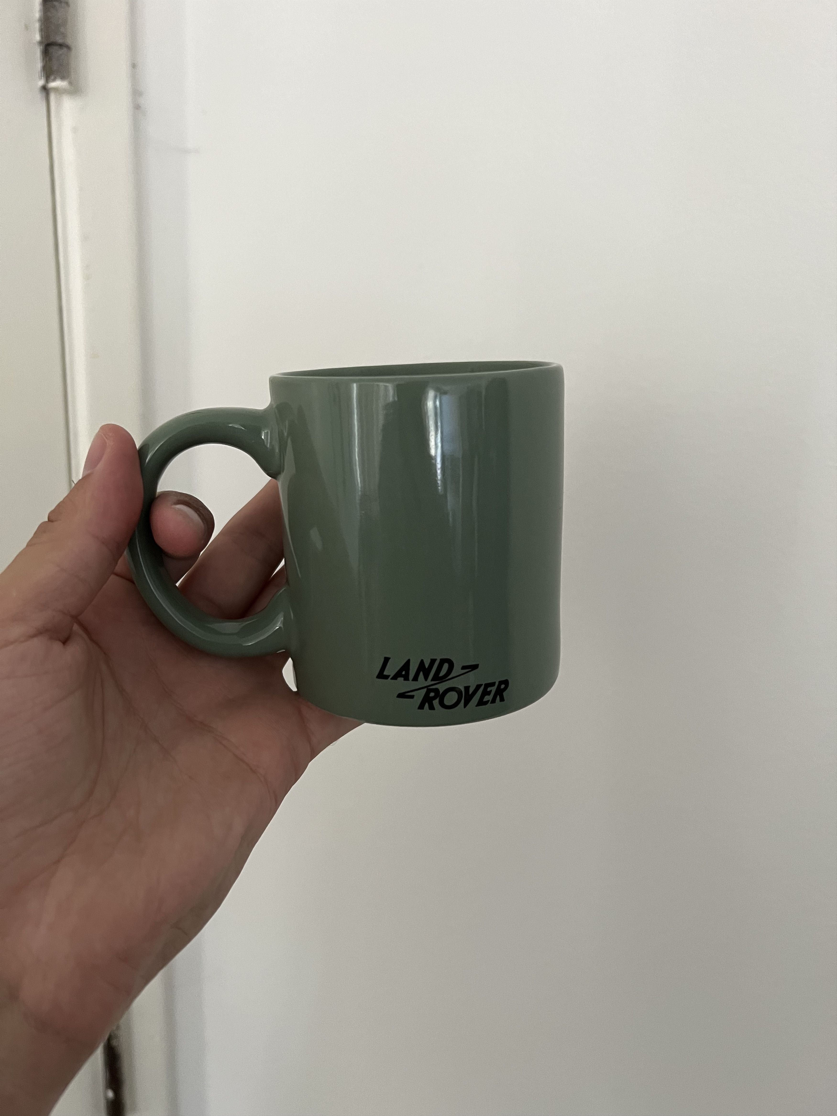 Vintage Land Rover Mug HUE 166