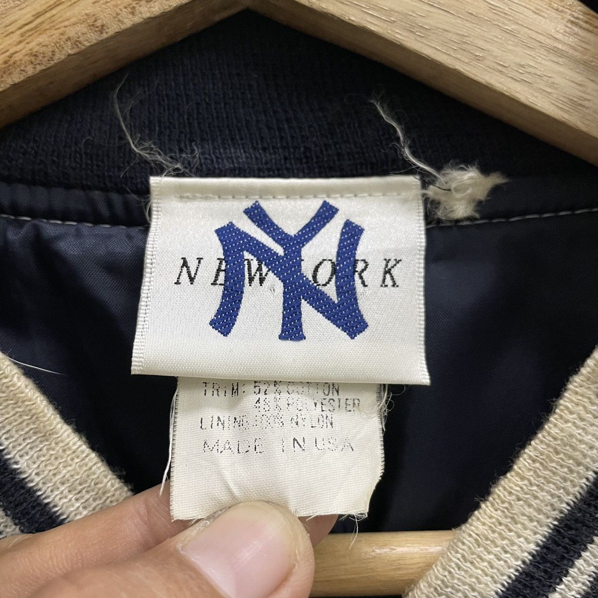 MLB 🔥 Vintage NEW YORK YANKEES Big Logo Varsity Jacket Size US L / EU 52-54 / 3 - 6 Thumbnail