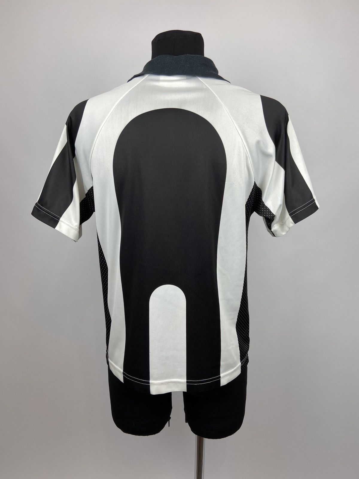 Kappa × Vintage Vintage Juventus 1997/98 Home Jersey Shirt Kappa Size S Size US S / EU 44-46 / 1 - 3 Thumbnail