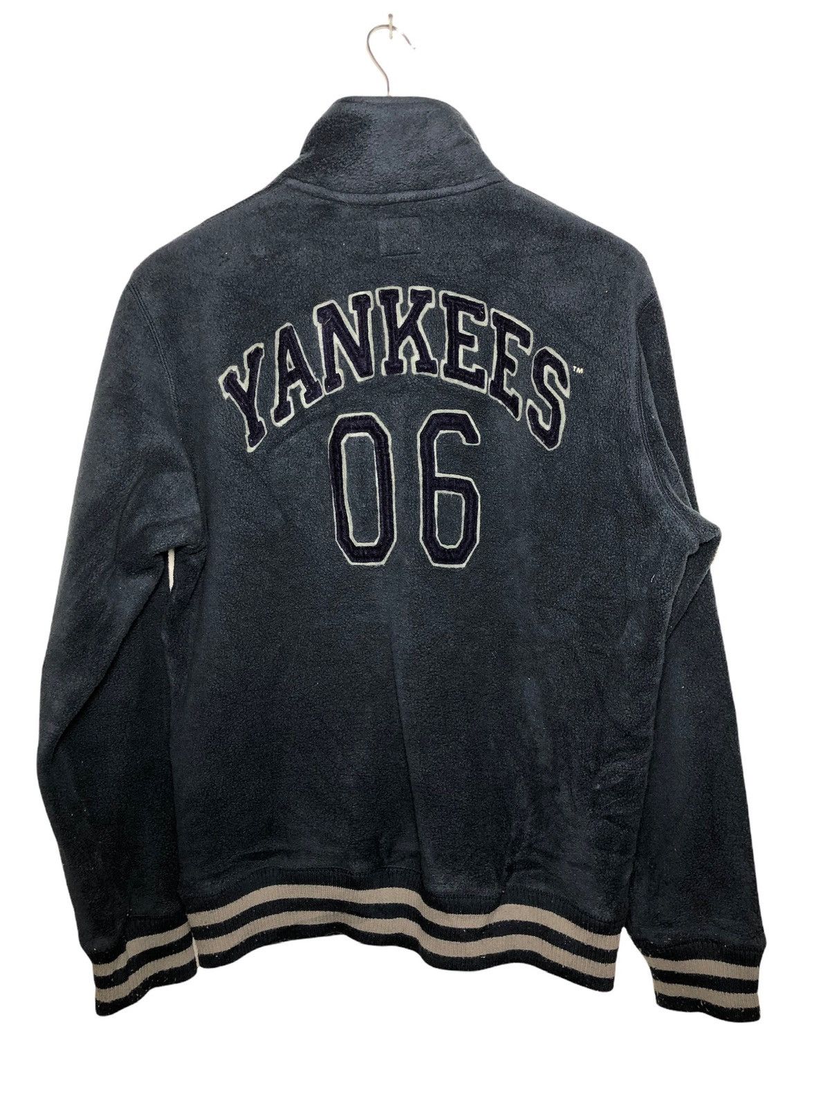 Japanese Brand × New York Yankees × Uniqlo Japanese Brand Uniqlo Yankees Logo sweater Size US L / EU 52-54 / 3 - 2 Thumbnail