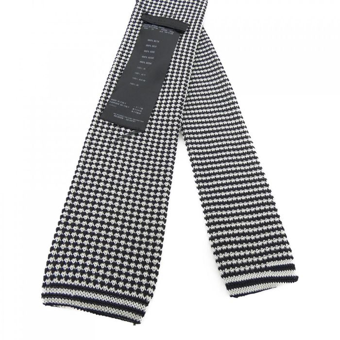 necktie prada