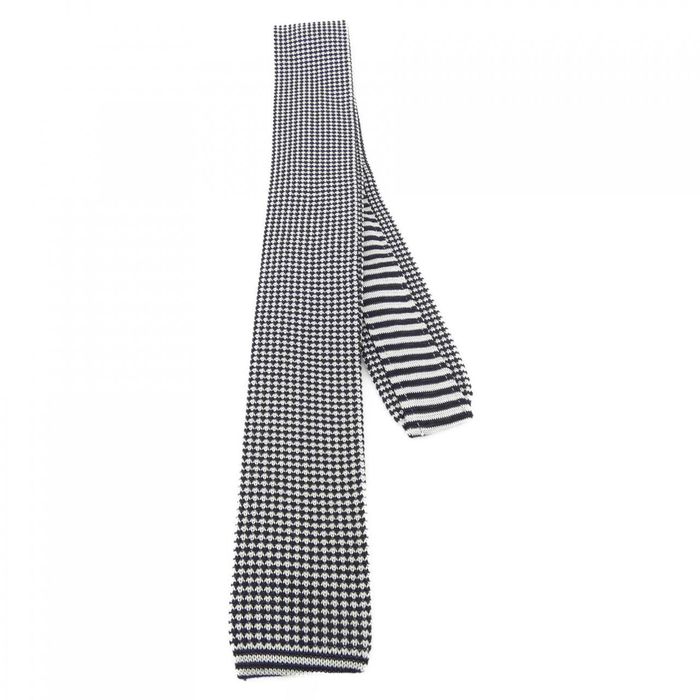 necktie prada