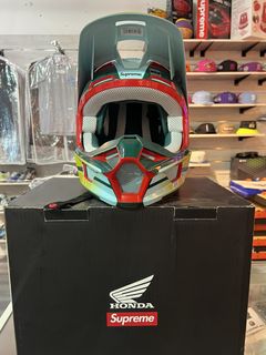 Supreme Fox Helmet | Grailed