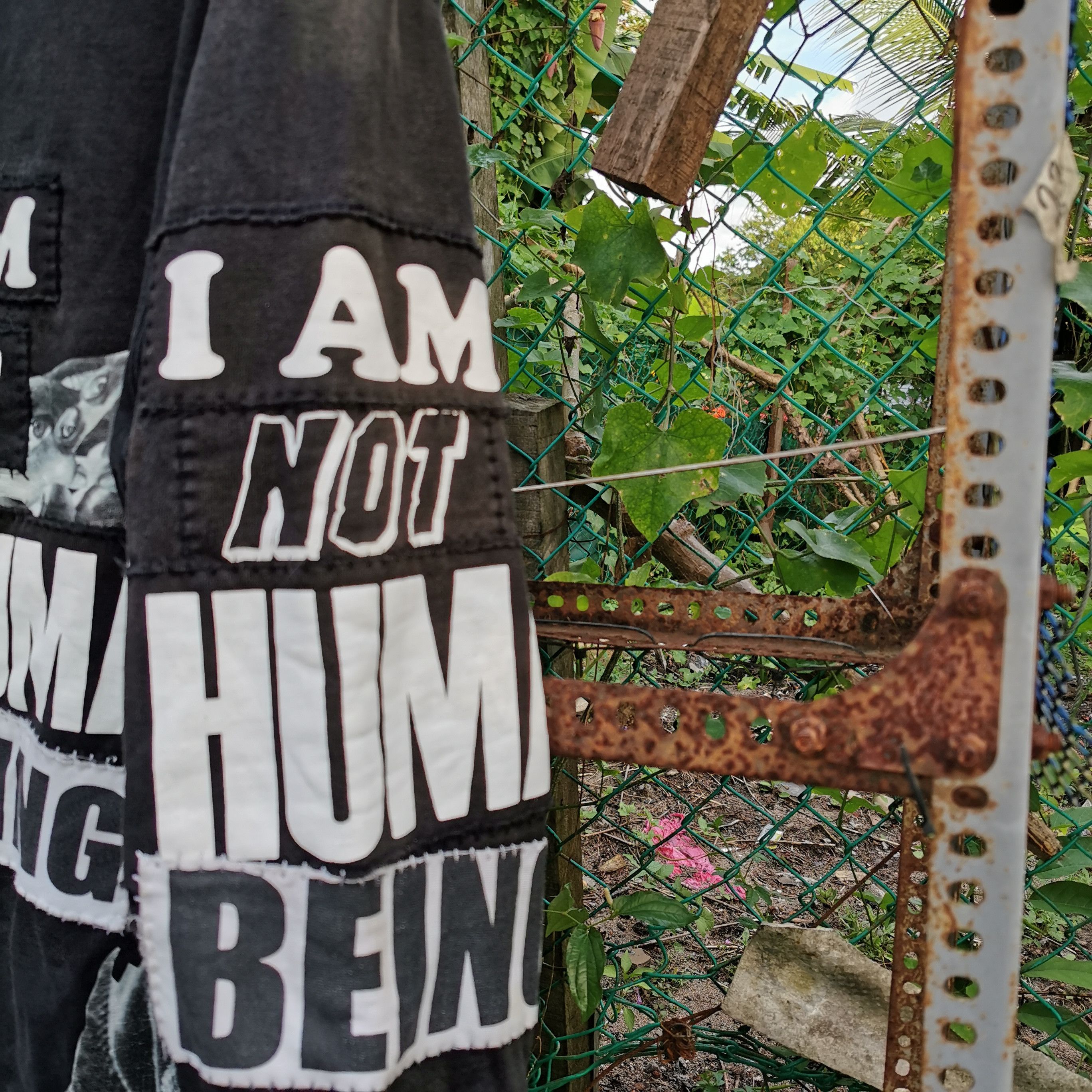I Am Not A Human Being × Vintage Hoodies I am not a human BEING (THE LEGENDARY OUT) Size US L / EU 52-54 / 3 - 5 Thumbnail