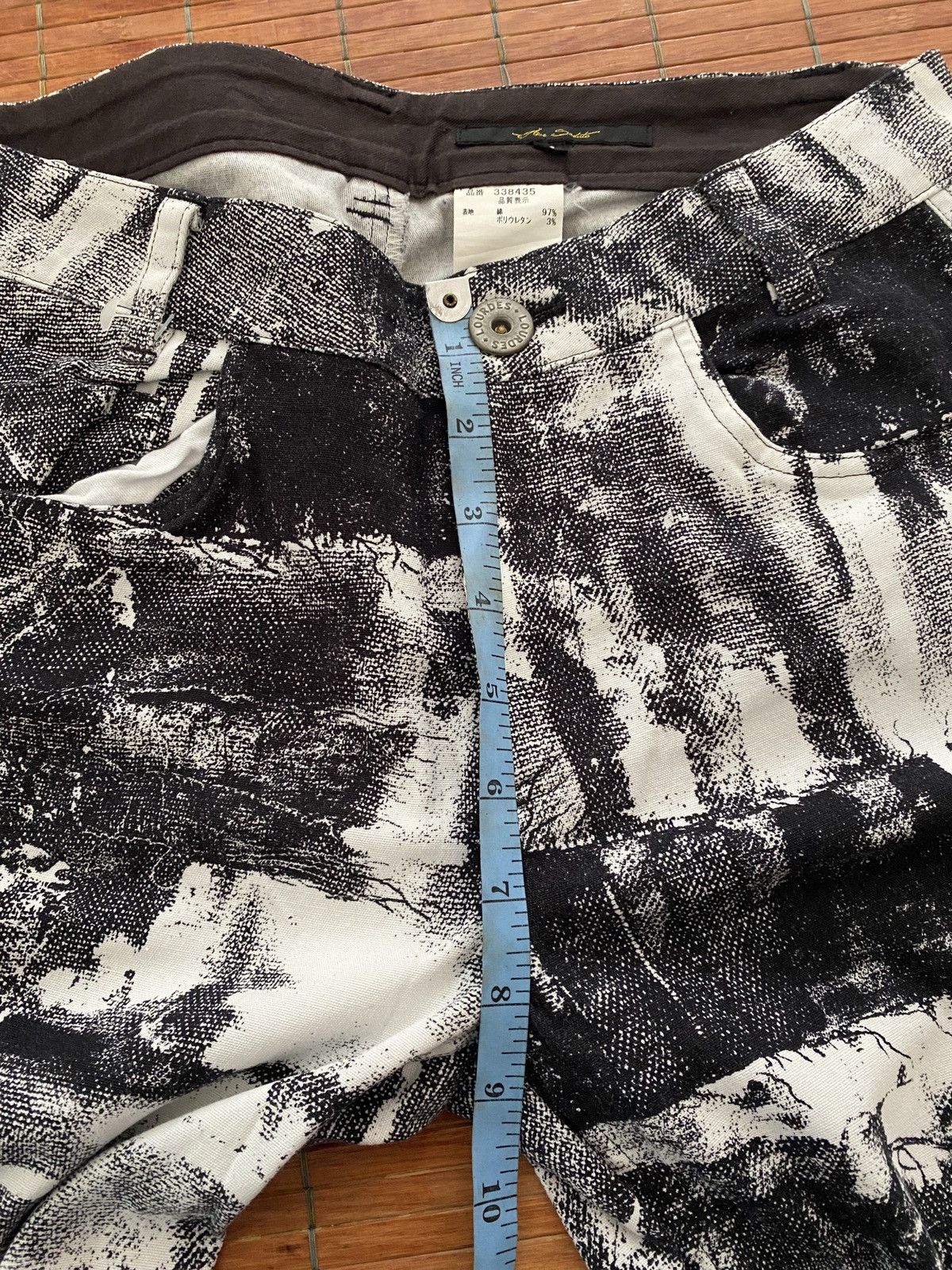 Hypebeast Lourdes Fulldesign Newspaper blackwhite streetfashion Size US 28 / EU 44 - 7 Thumbnail