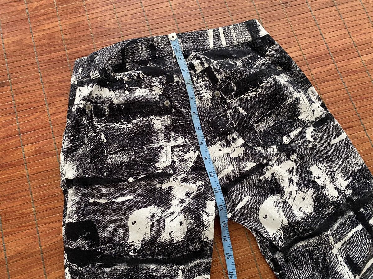 Hypebeast Lourdes Fulldesign Newspaper blackwhite streetfashion Size US 28 / EU 44 - 8 Thumbnail
