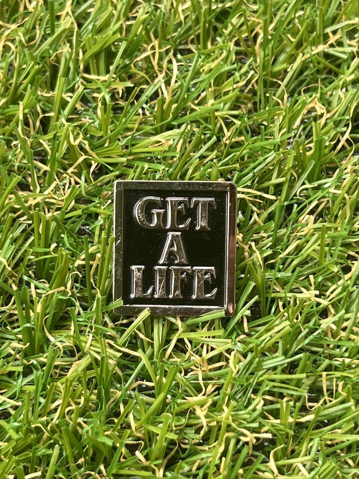 Supreme FW/12 Supreme “Get A Life” Pin Size ONE SIZE - 1 Thumbnail