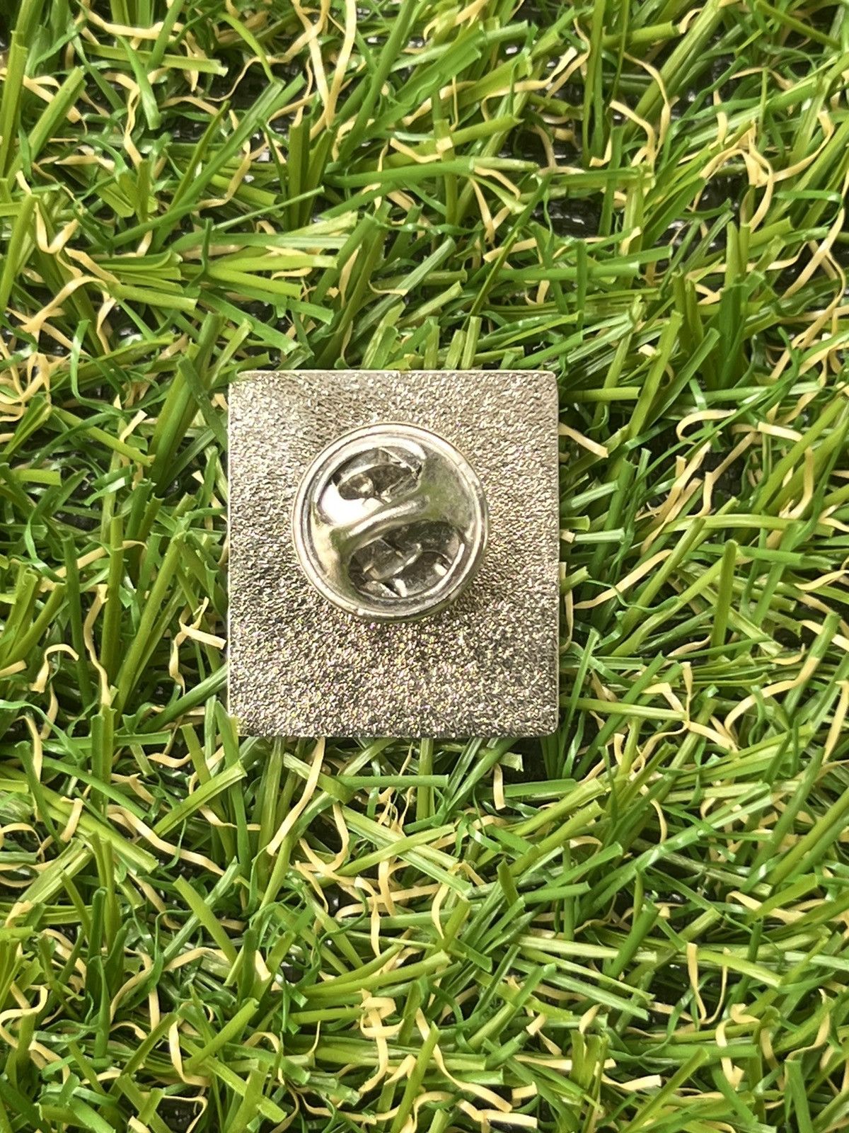 Supreme FW/12 Supreme “Get A Life” Pin Size ONE SIZE - 2 Thumbnail