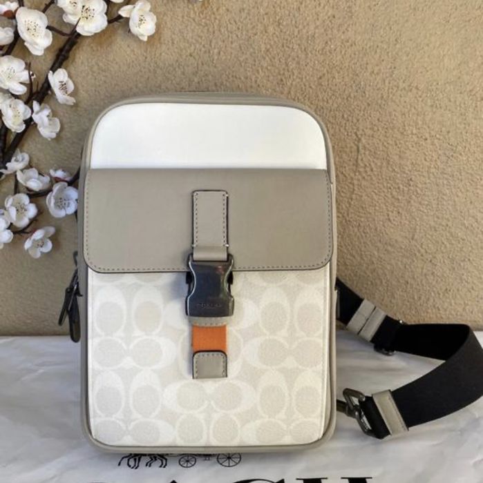 Coach Coach Track Pack In Colorblock Signature Canvas Beige/Chalk Grailed